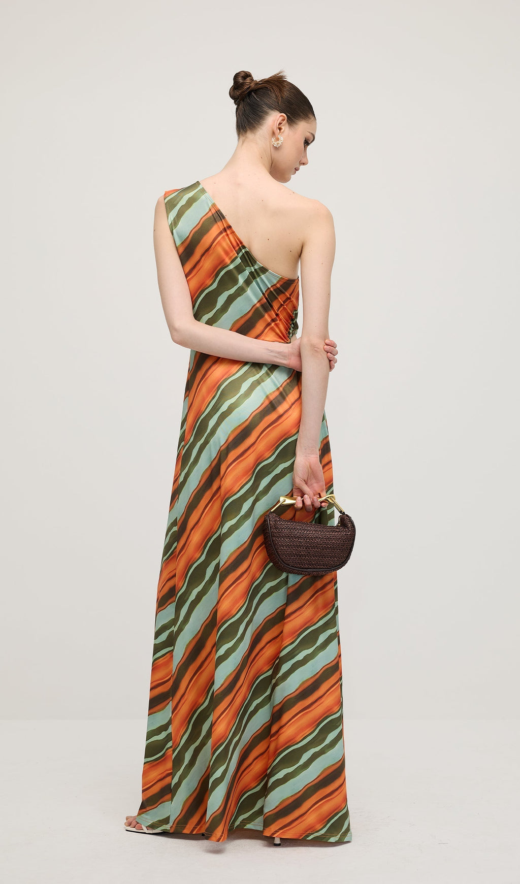 Drapeli Çizgili Saten Uzun Elbise