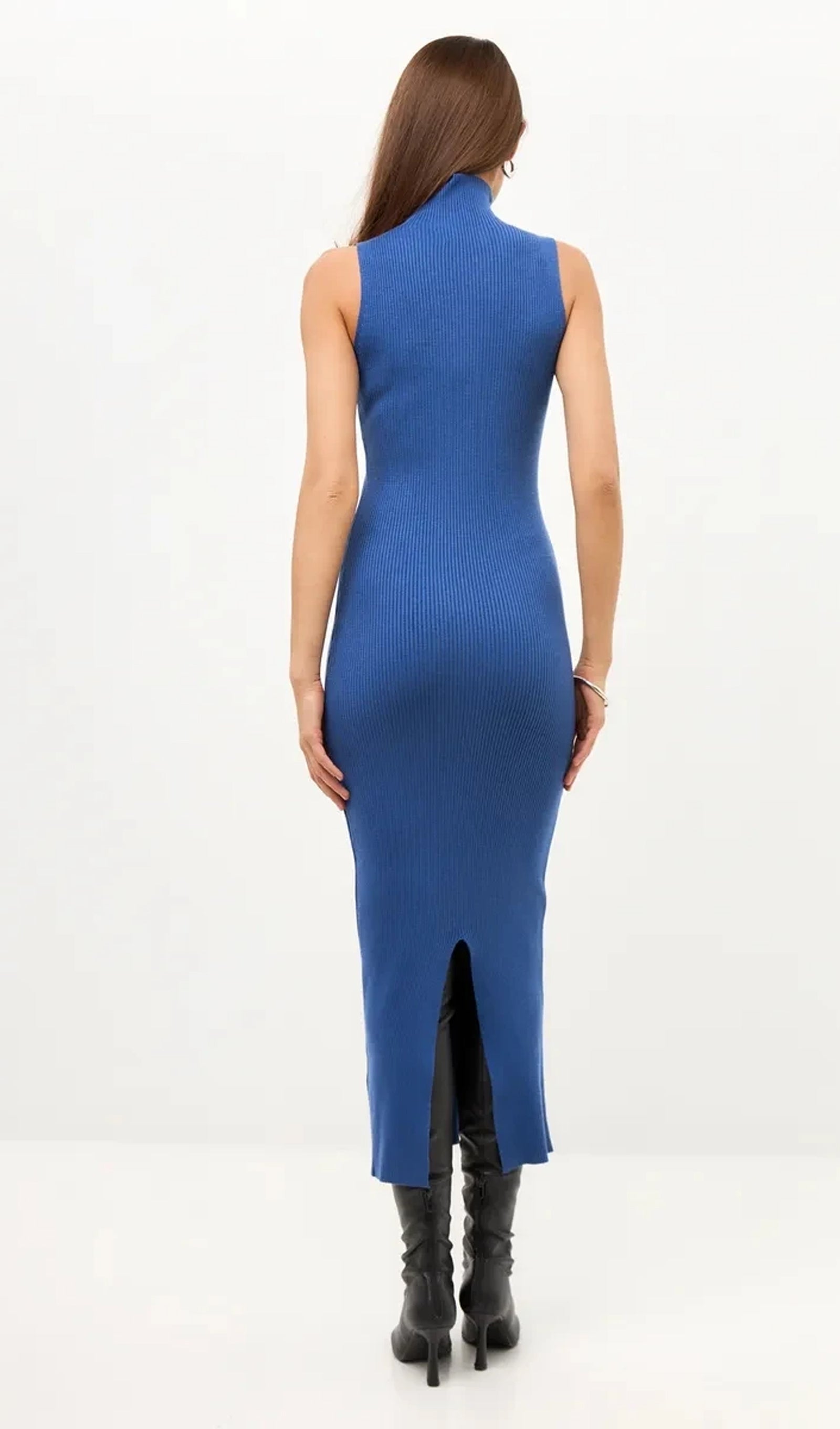 Kolsuz Yüksek Yaka Örme Midi Elbise