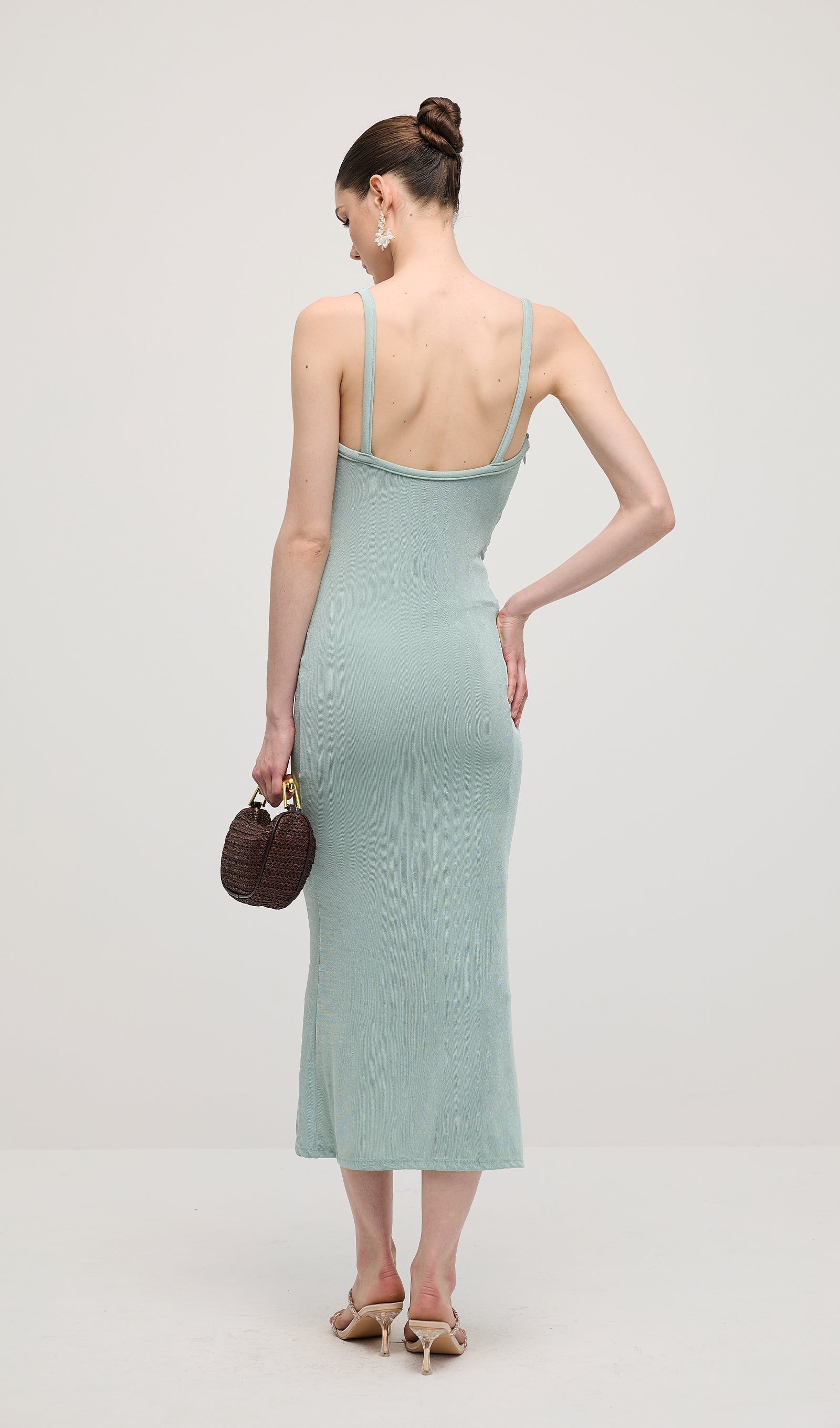 Düz Büzgülü Kolsuz Midi Elbise