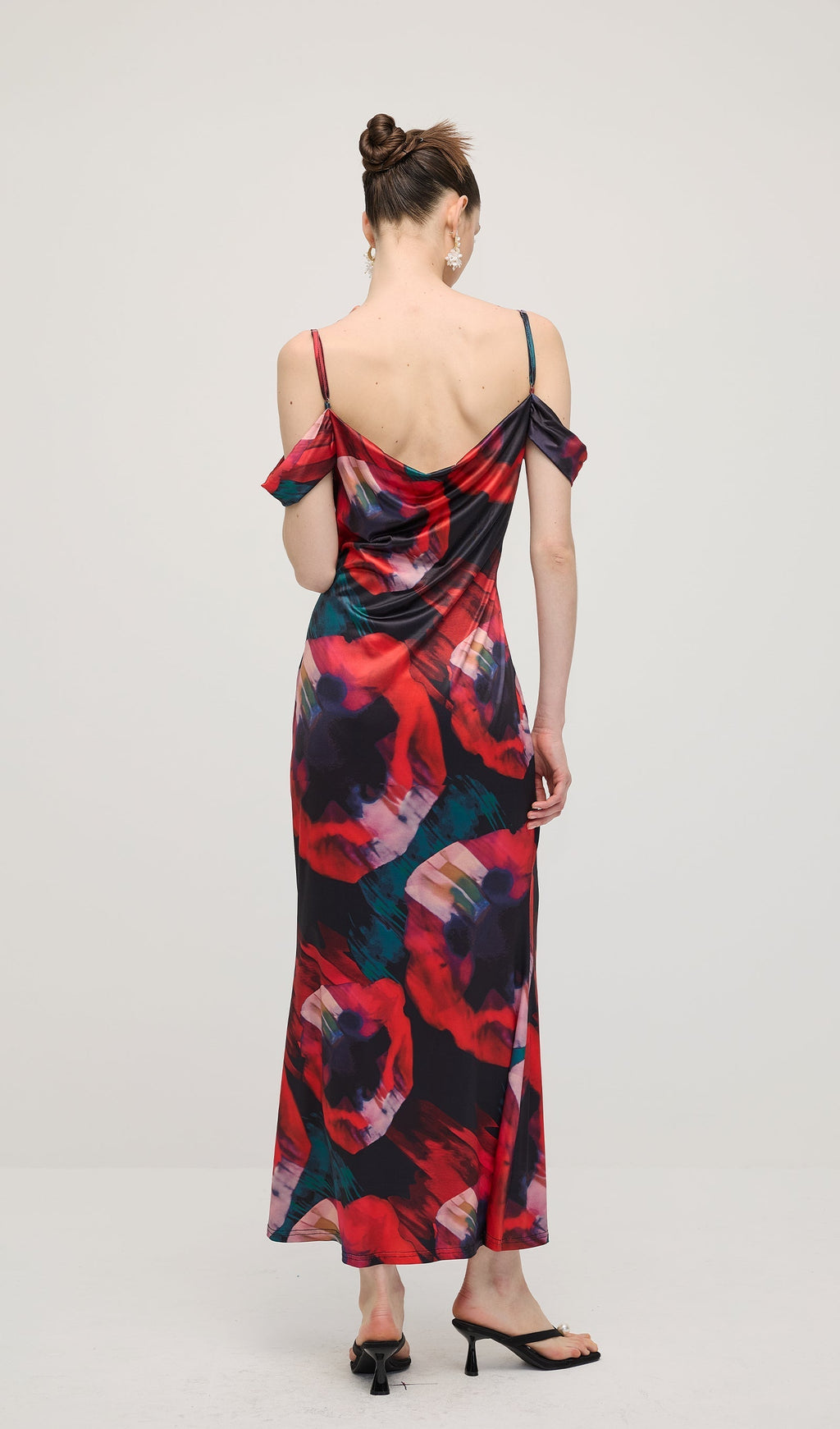 Soyut Çiçek Desenli Slip Uzun Elbise