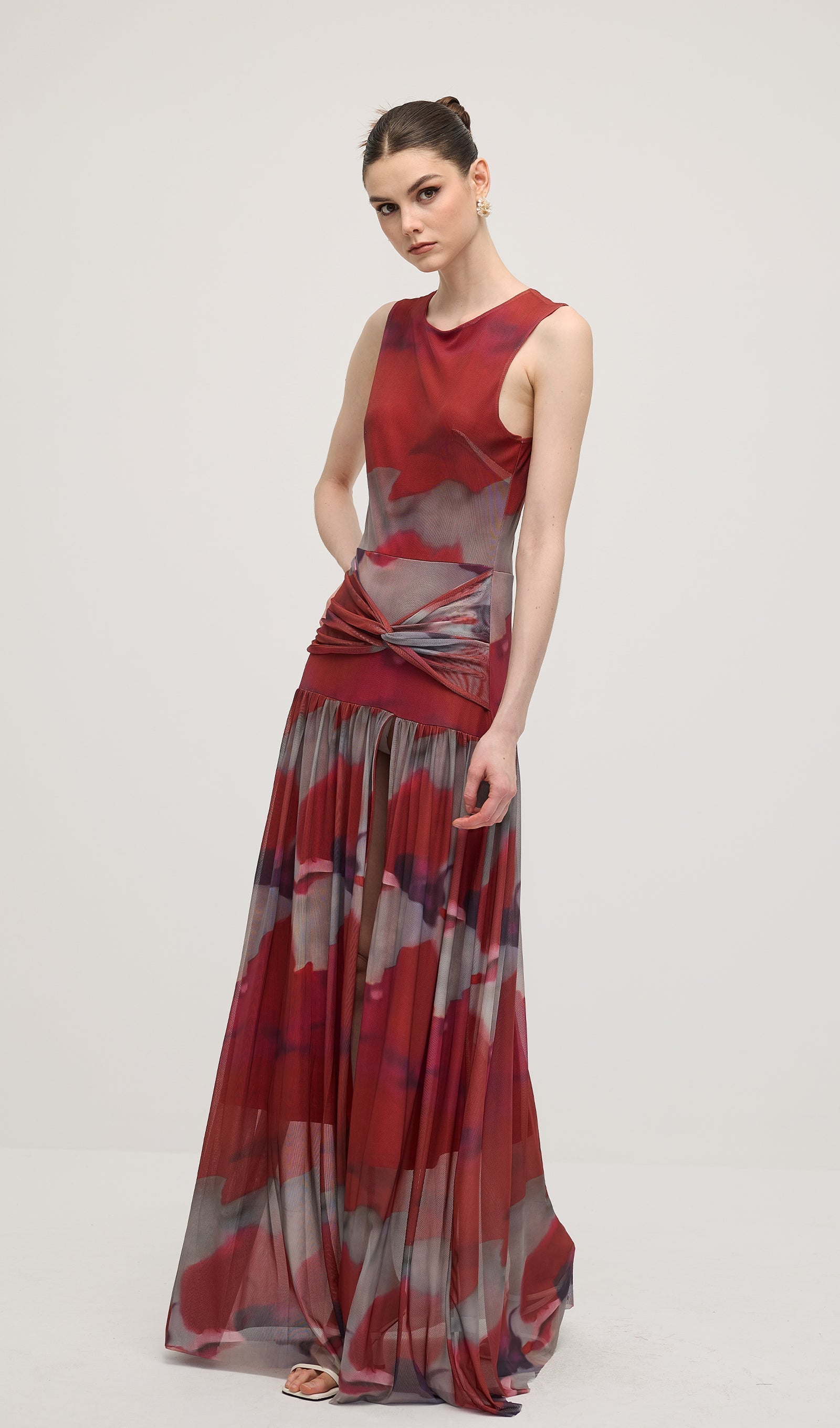 Kolsuz Soyut Çiçek Desenli Slip Uzun Elbise