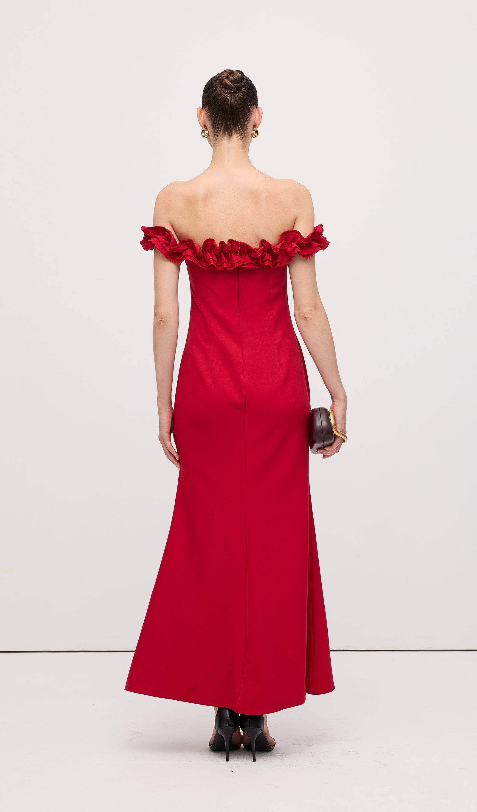 Volanlı Omuz Açık Maksi Elbise