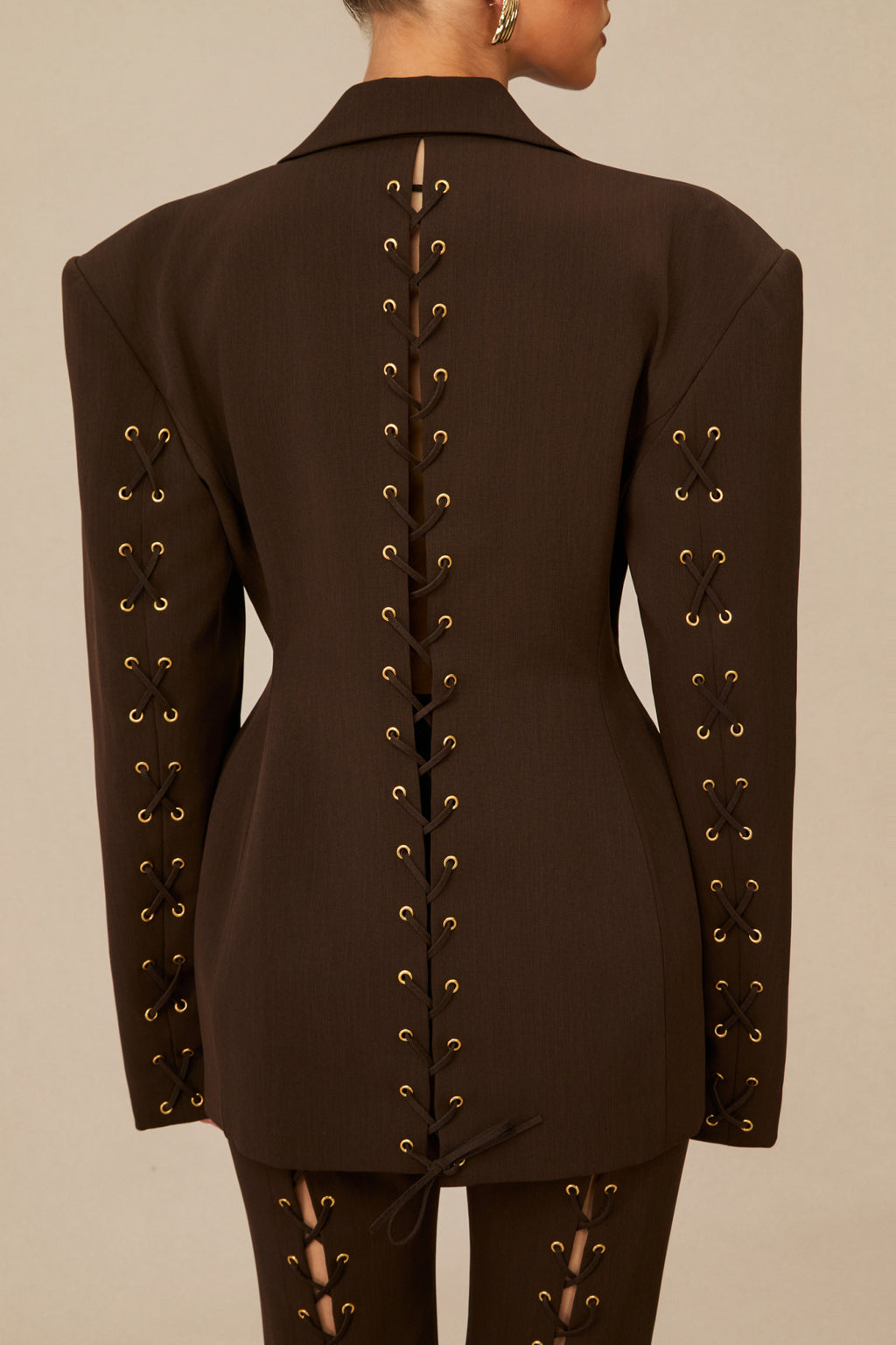 Dantel Bağlamalı Geniş Omuzlu Blazer ve Pantolon Takımı