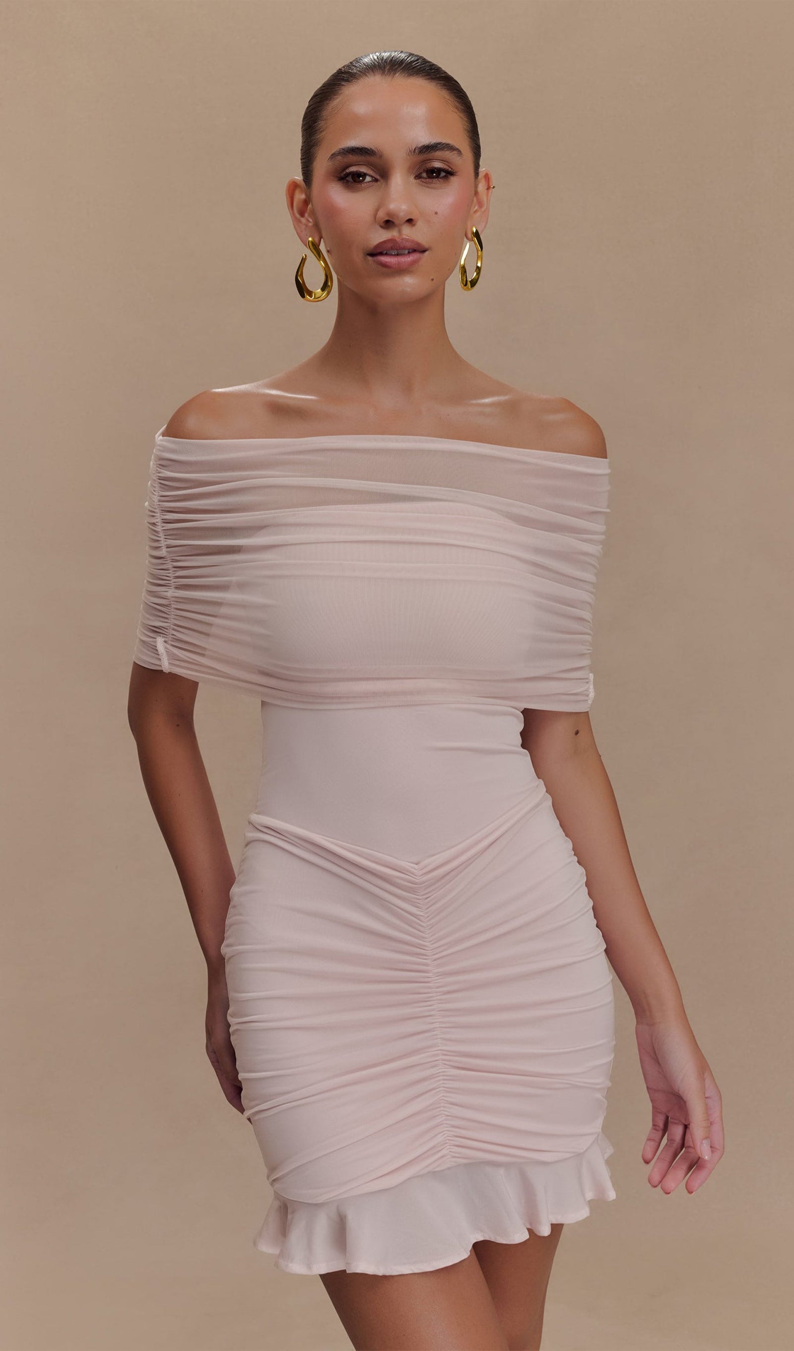 Açık Pembe Slinky Ve Fileli Omuz Açık Mini Elbise