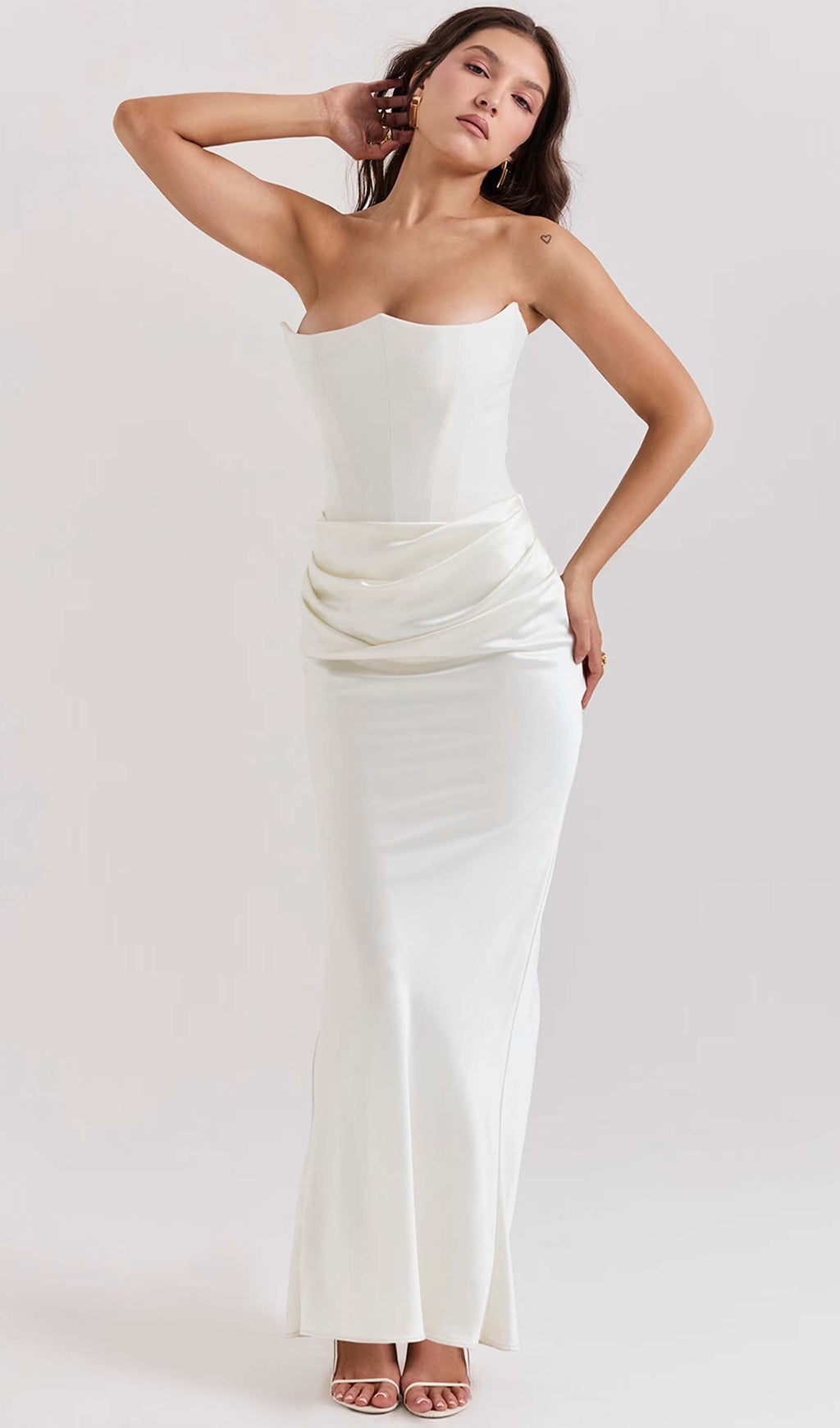 Omuz Açık Saten Uzun Elbise