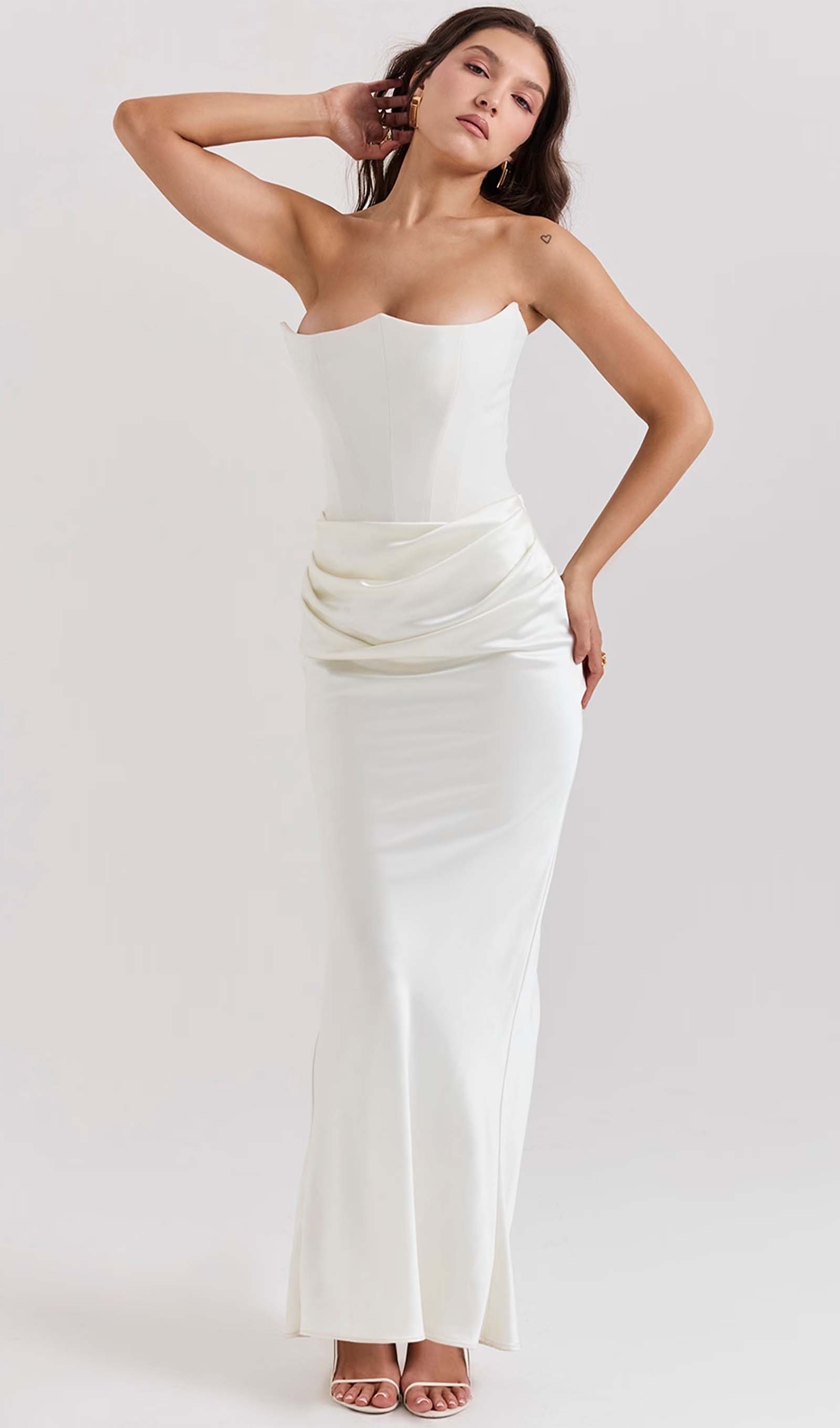 Omuz Açık Saten Uzun Elbise