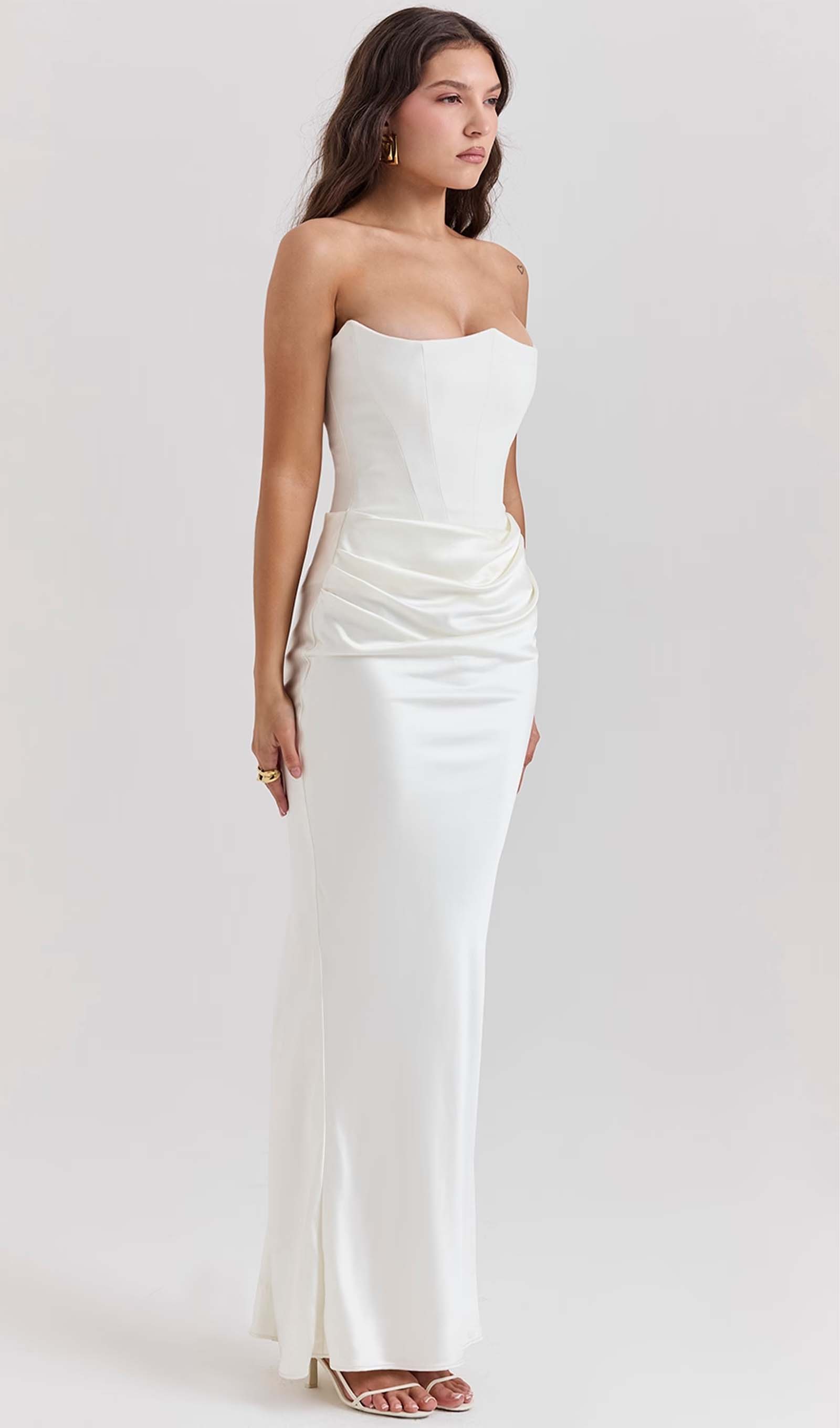 Omuz Açık Saten Uzun Elbise