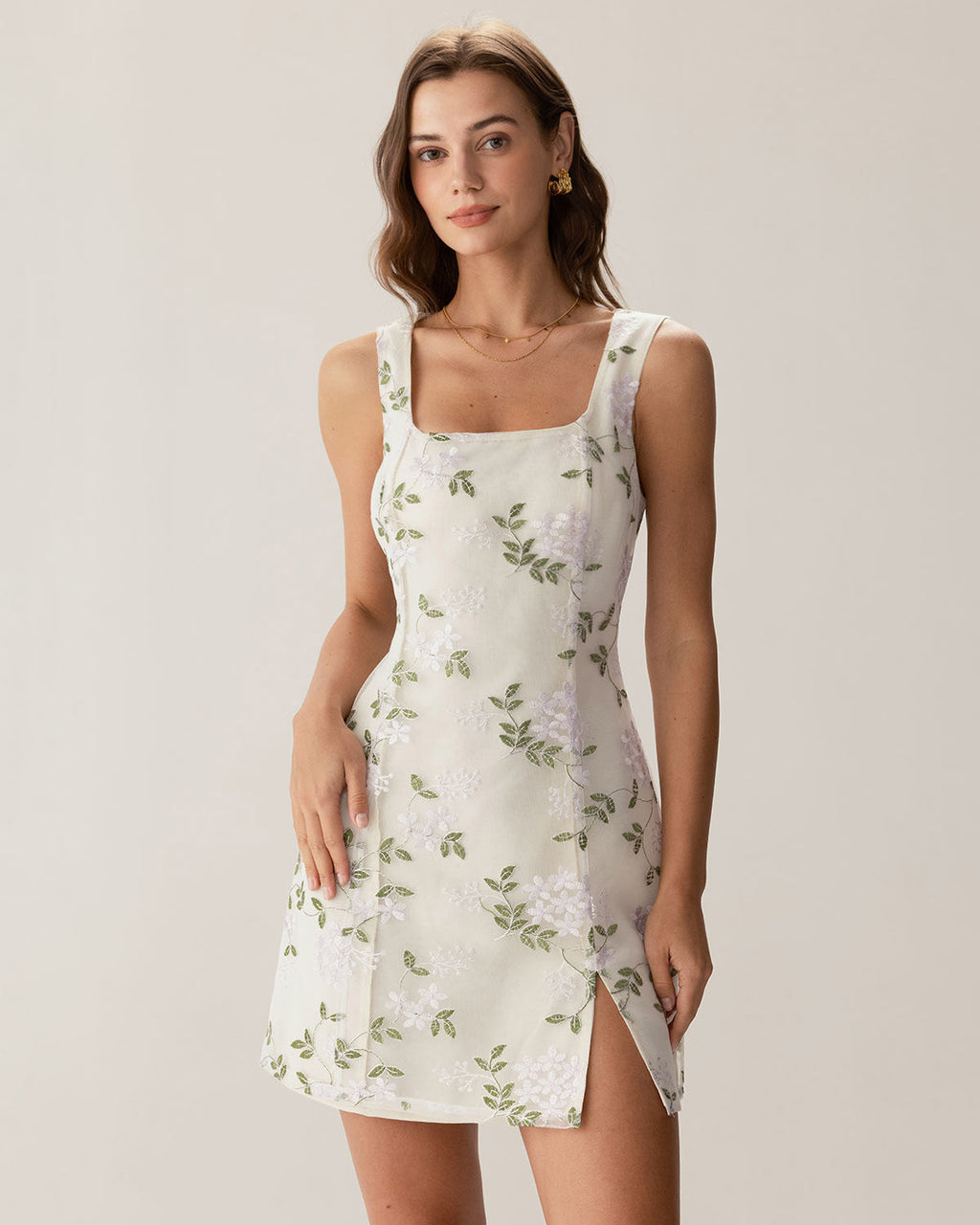 Bej Kare Yaka Nakışlı Yırtmaçlı Slip Mini Elbise