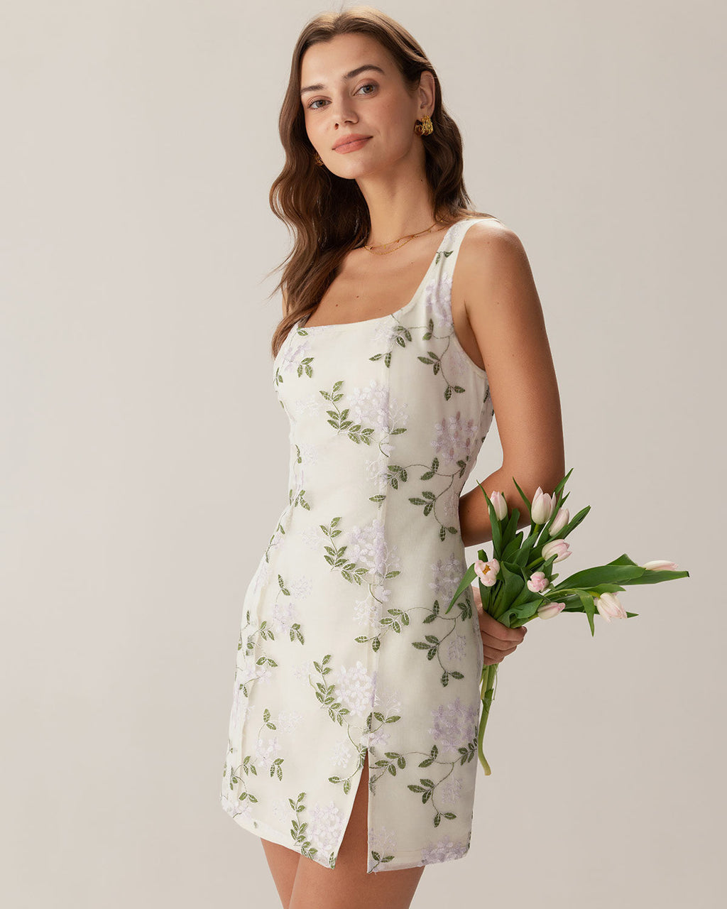 Bej Kare Yaka Nakışlı Yırtmaçlı Slip Mini Elbise