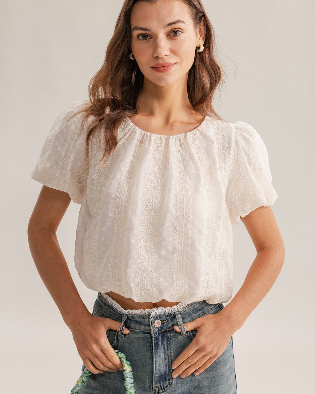 Bej Yuvarlak Yaka Kabarık Kol Tişört