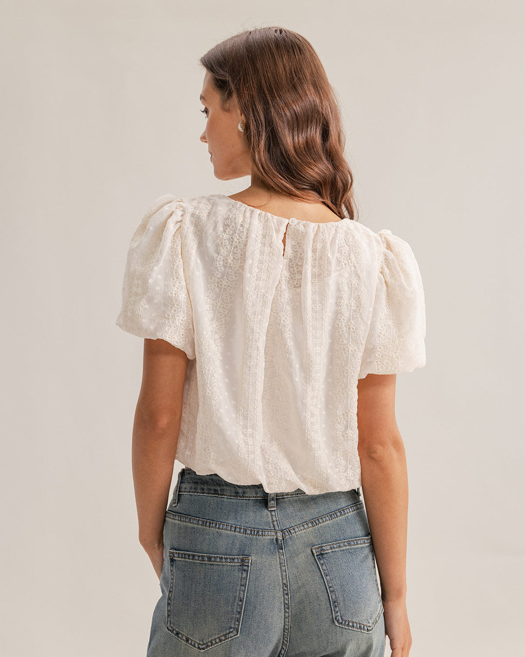 Bej Yuvarlak Yaka Kabarık Kol Tişört