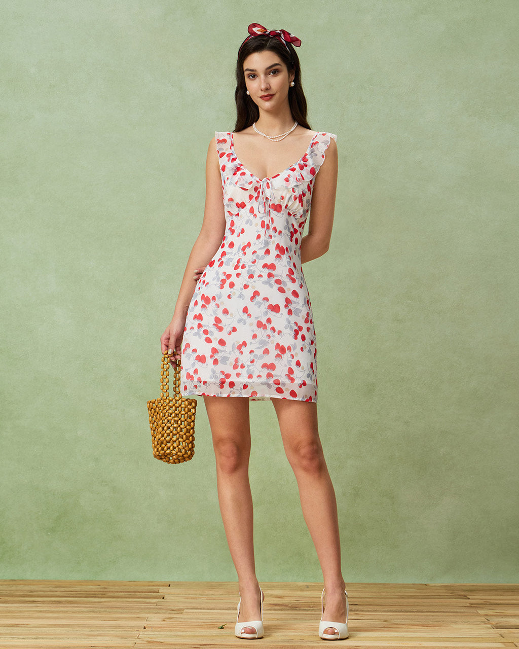 Beyaz Çiçek Desenli V Yaka Fırfırlı Mini Elbise