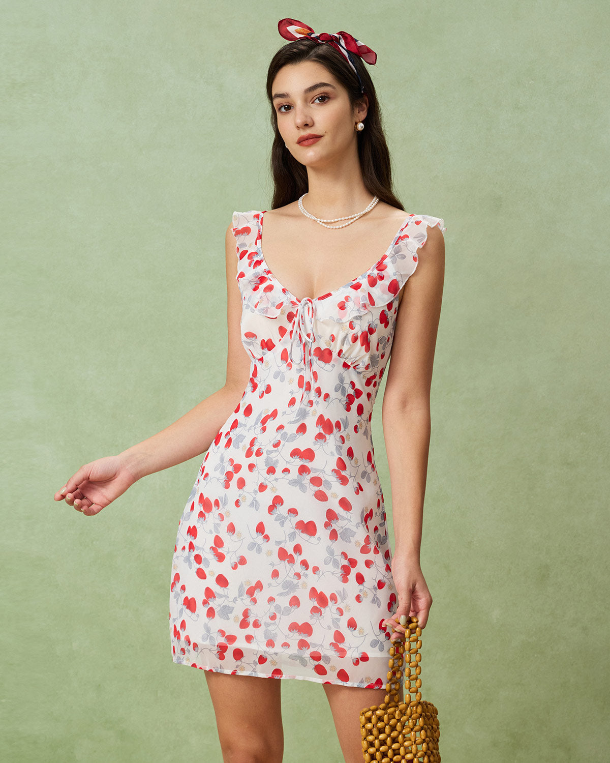 Beyaz Çiçek Desenli V Yaka Fırfırlı Mini Elbise