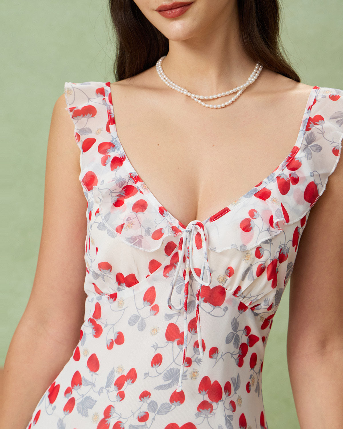 Beyaz Çiçek Desenli V Yaka Fırfırlı Mini Elbise