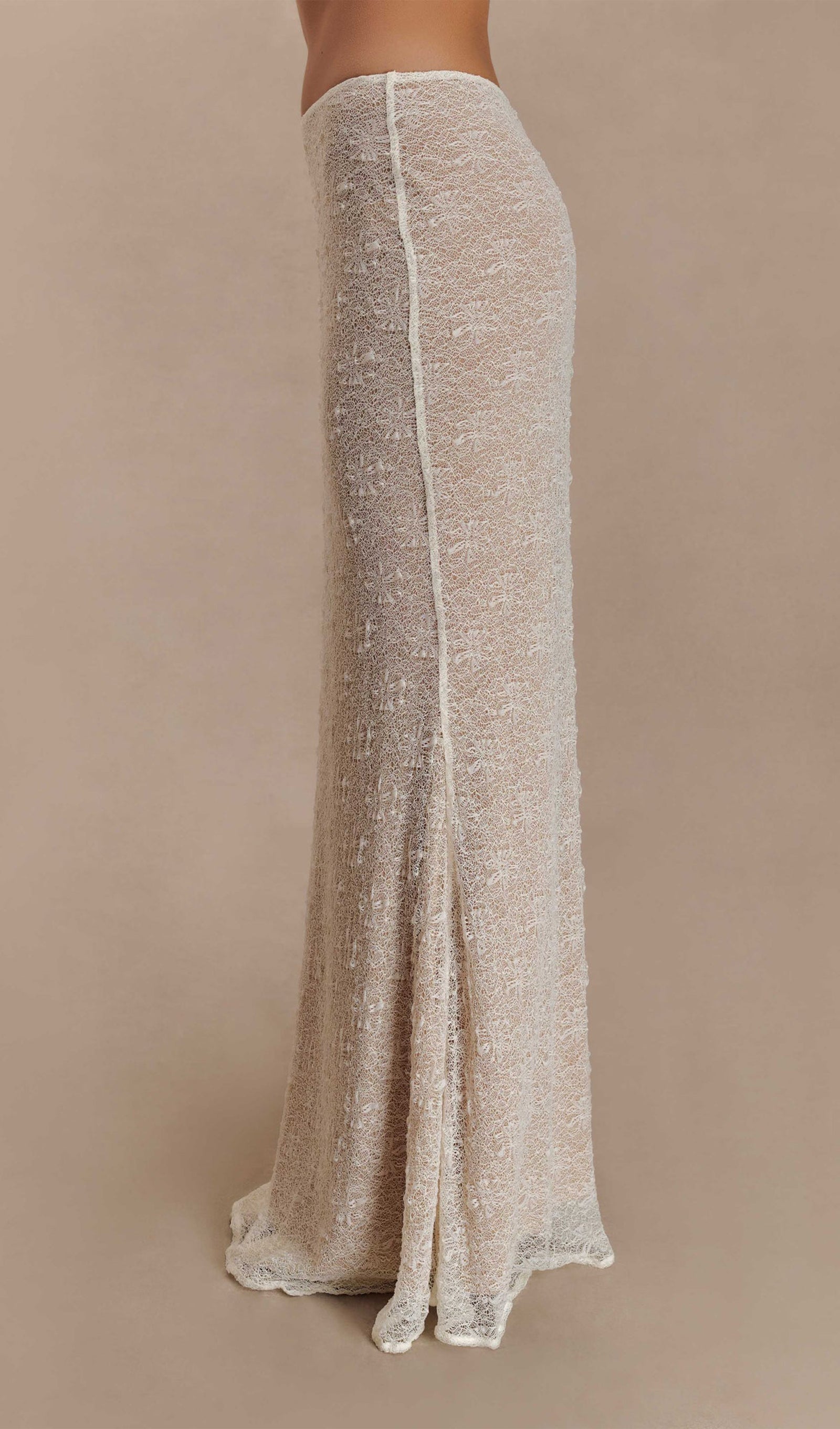 Fildişi Rengi Şeffaf Dantel Üst Ve Uzun Etek Takımları