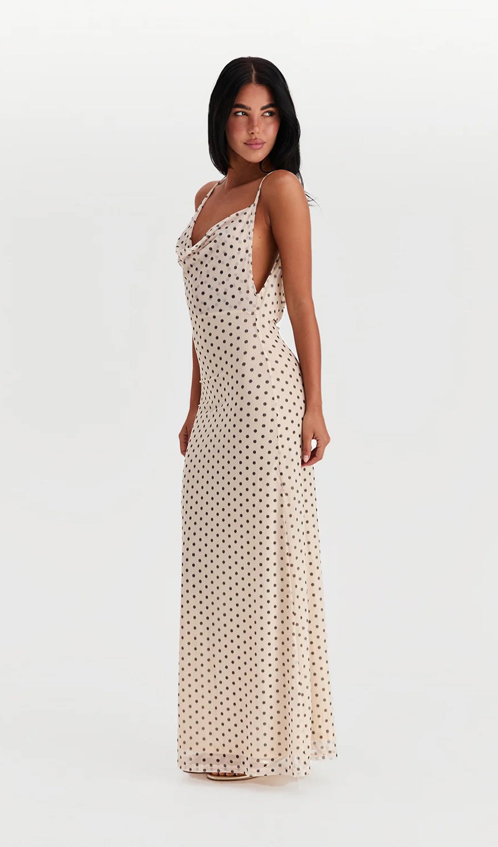 Asimetrik Kapüşonlu Puantiyeli Uzun Elbise