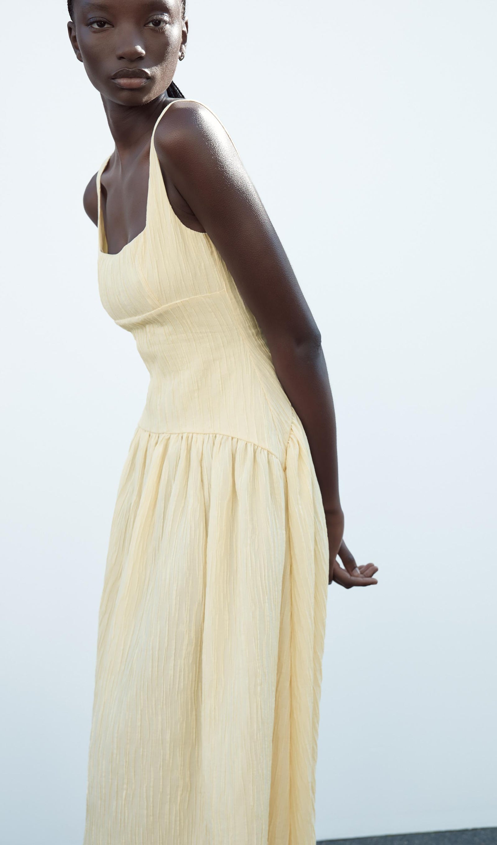 Kolsuz Dokulu Midi Elbise