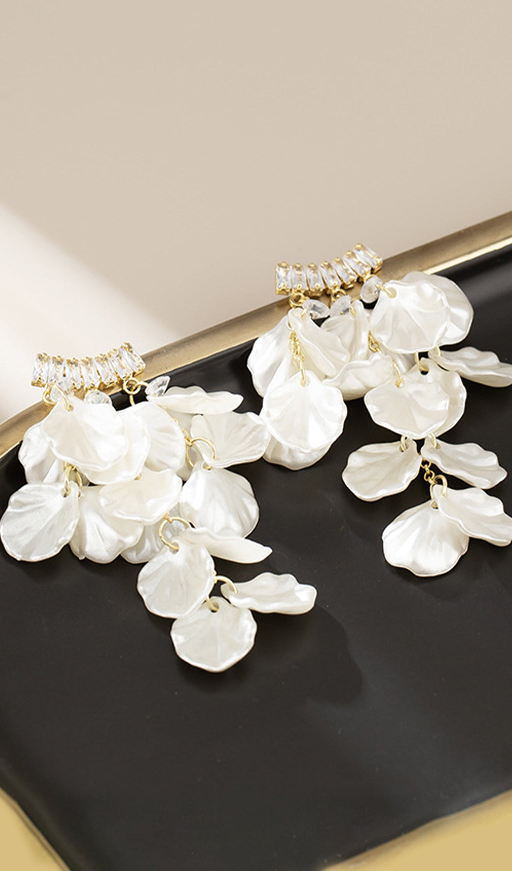 Baker Püskül Küpeler