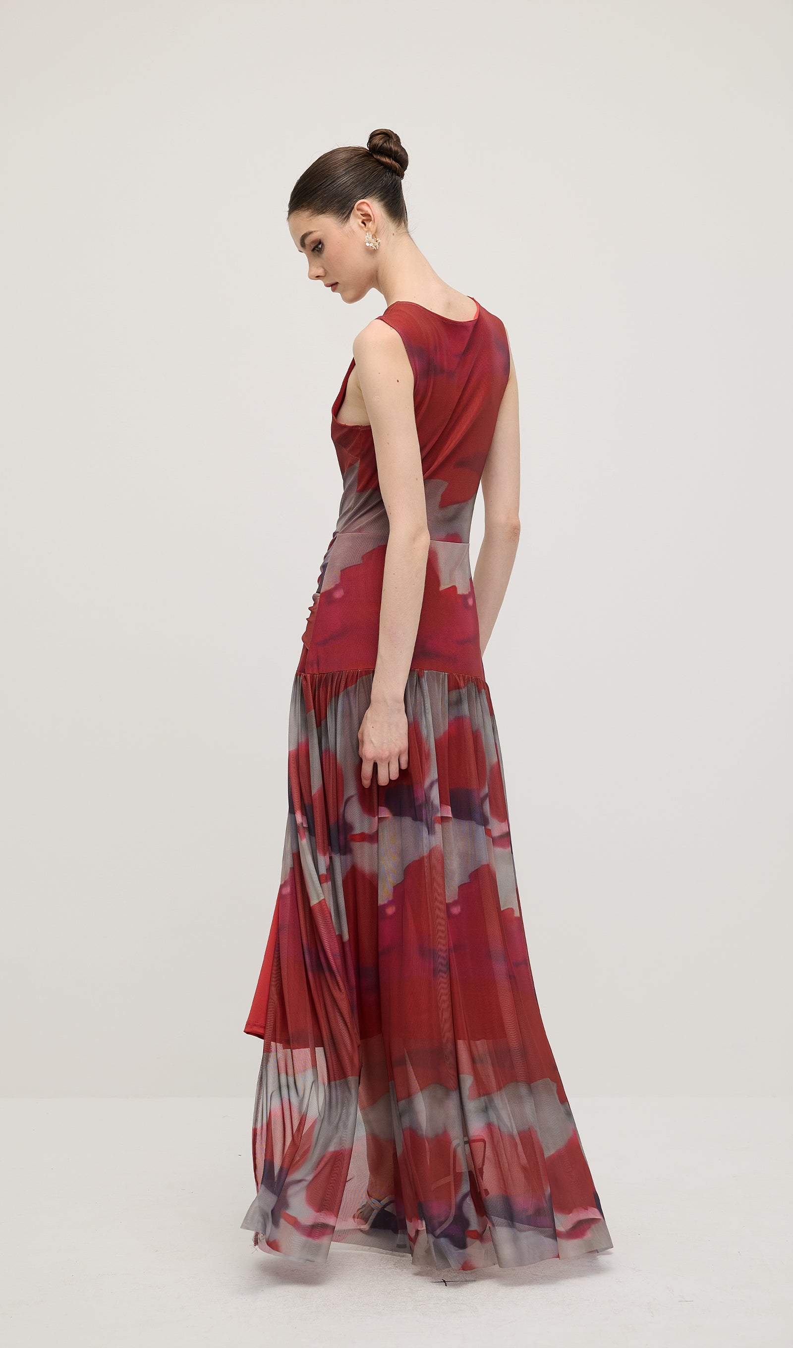 Kolsuz Soyut Çiçek Desenli Slip Uzun Elbise