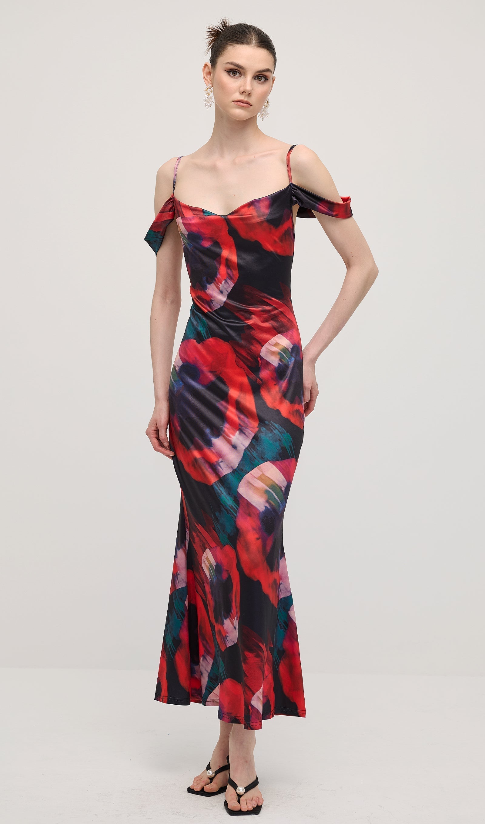 Soyut Çiçek Desenli Slip Uzun Elbise