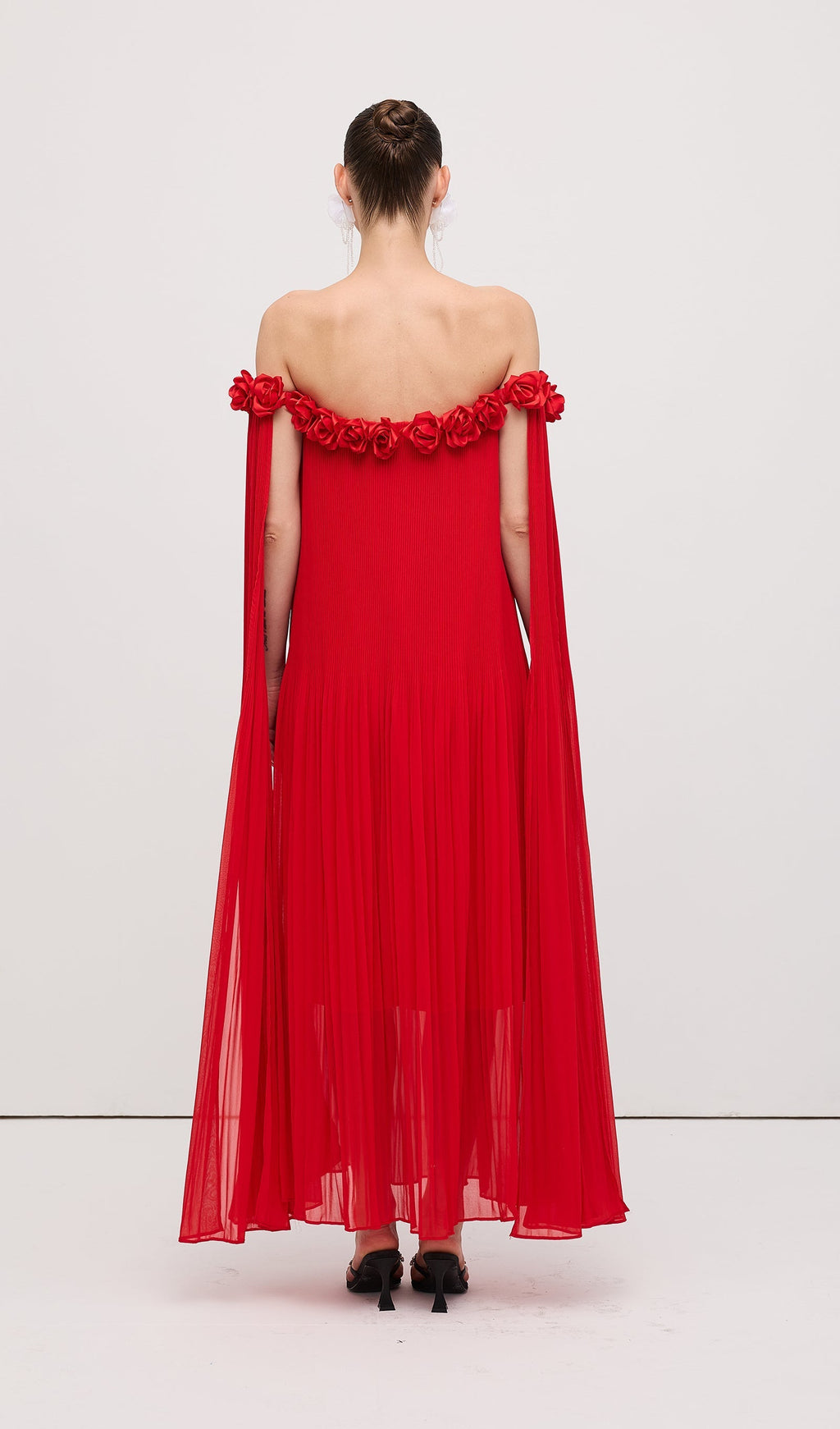 Omuz Açık Drapeli Uzun Elbise