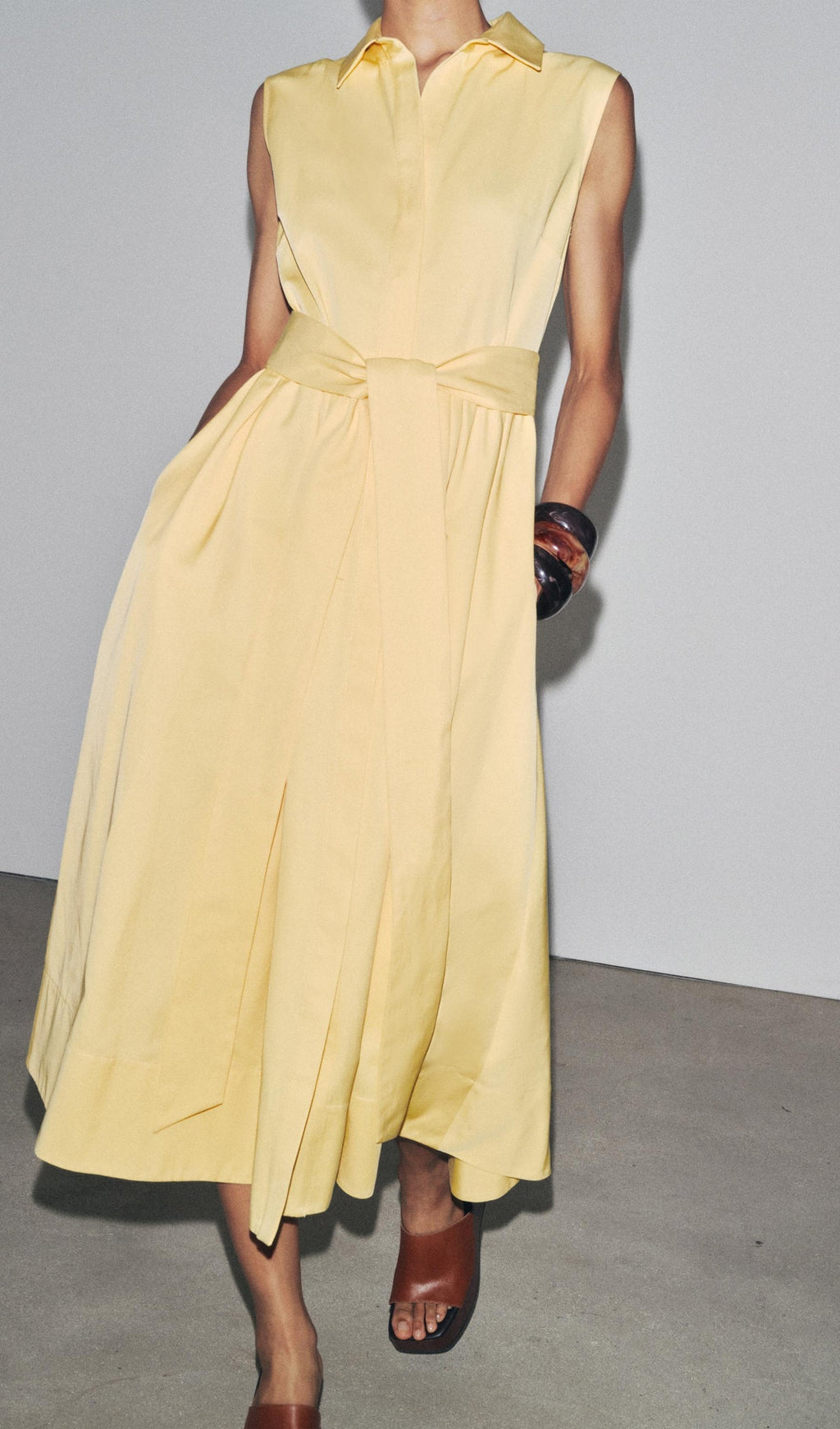 Kolsuz Kemerli Gömlek Midi Elbise