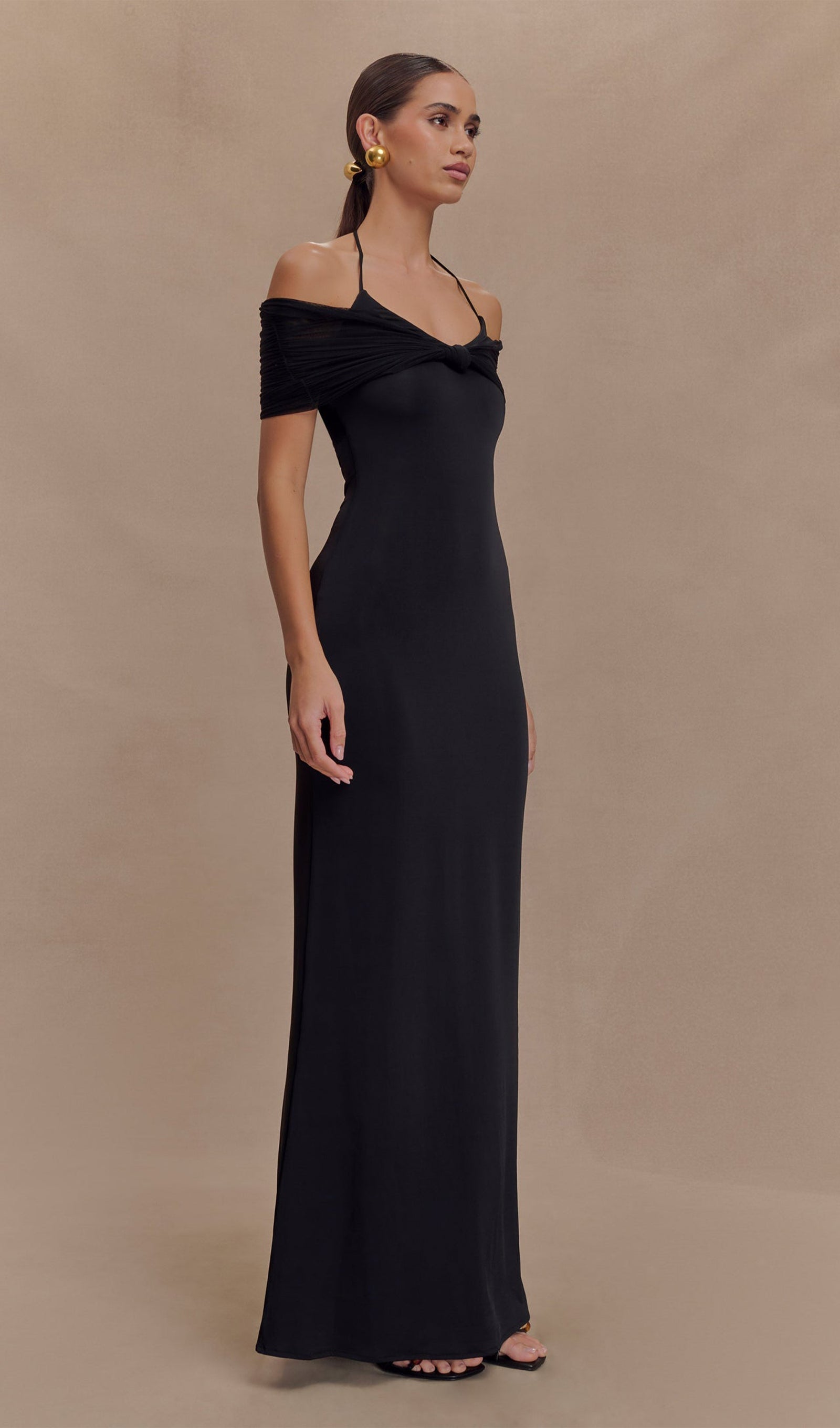 Siyah File Ve Slinky Askılı Uzun Elbise