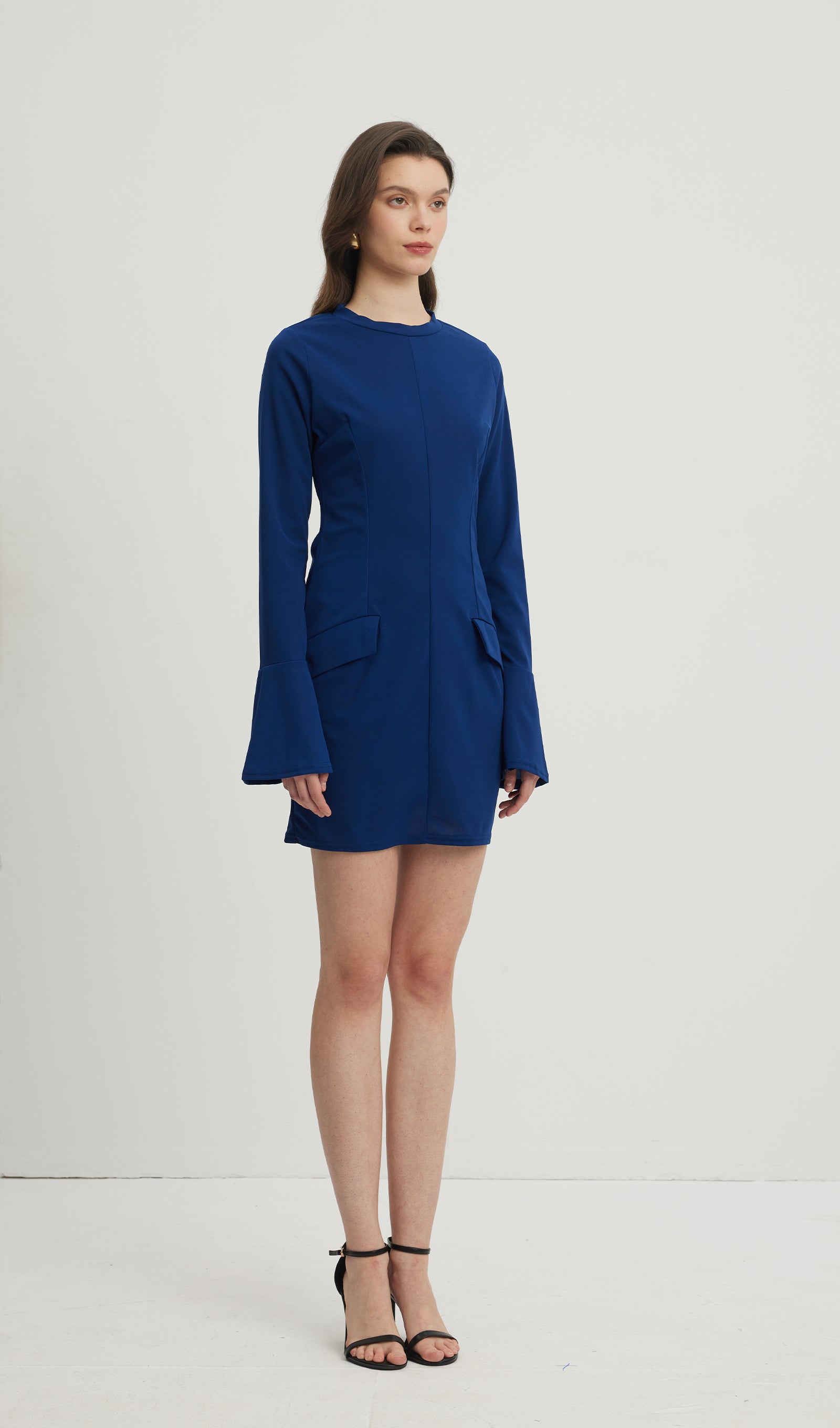 Düz İnce Kalçaya Oturan Mini Elbise