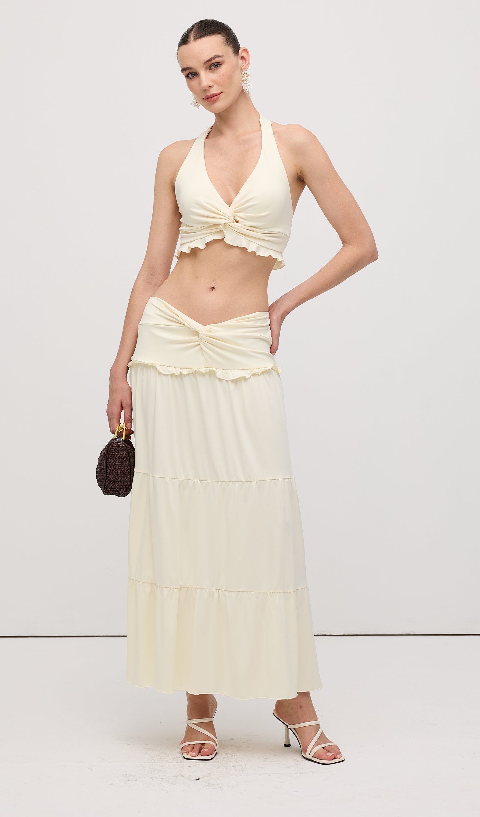 Askılı Üst Ve Bükümlü Fırfırlı Uzun Etek Takımları