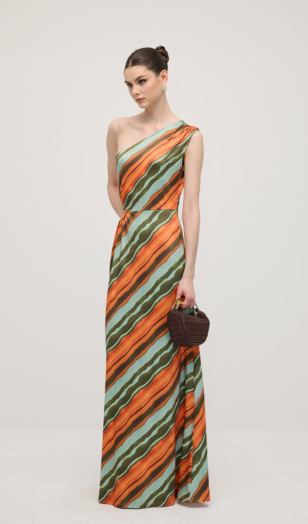 Drapeli Çizgili Saten Uzun Elbise