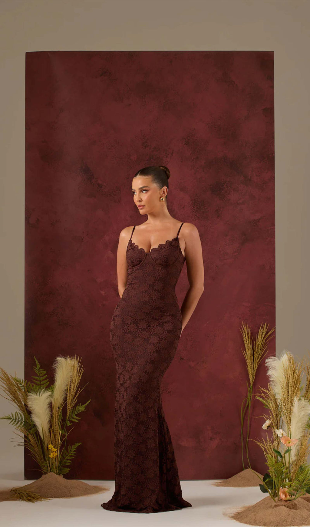 Katı Vücut Şekillendirici Dantel Uzun Elbise