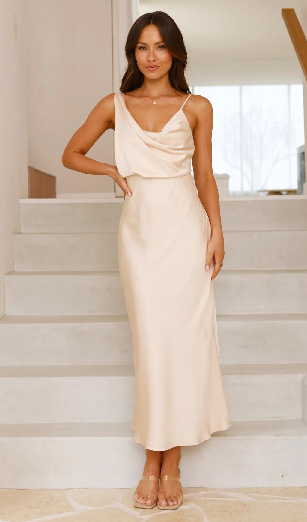 Şampanya Rengi Asimetrik Kolsuz Saten Uzun Elbise