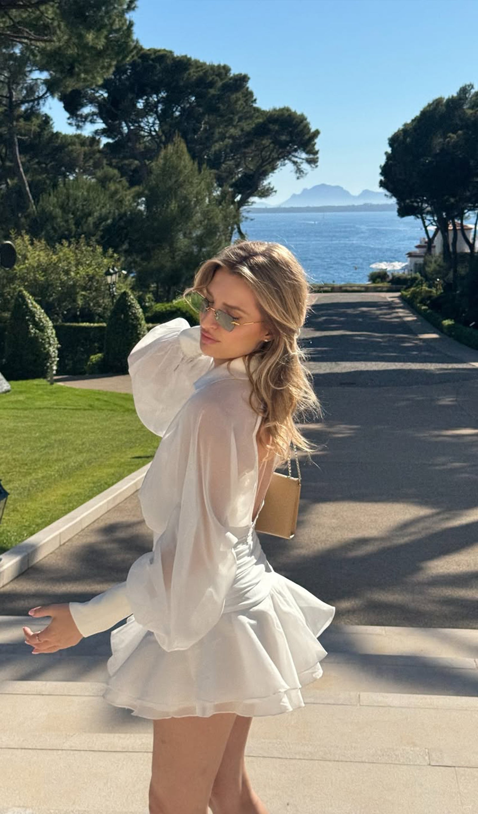 Beyaz Düz Fener Kollu Mini Elbise