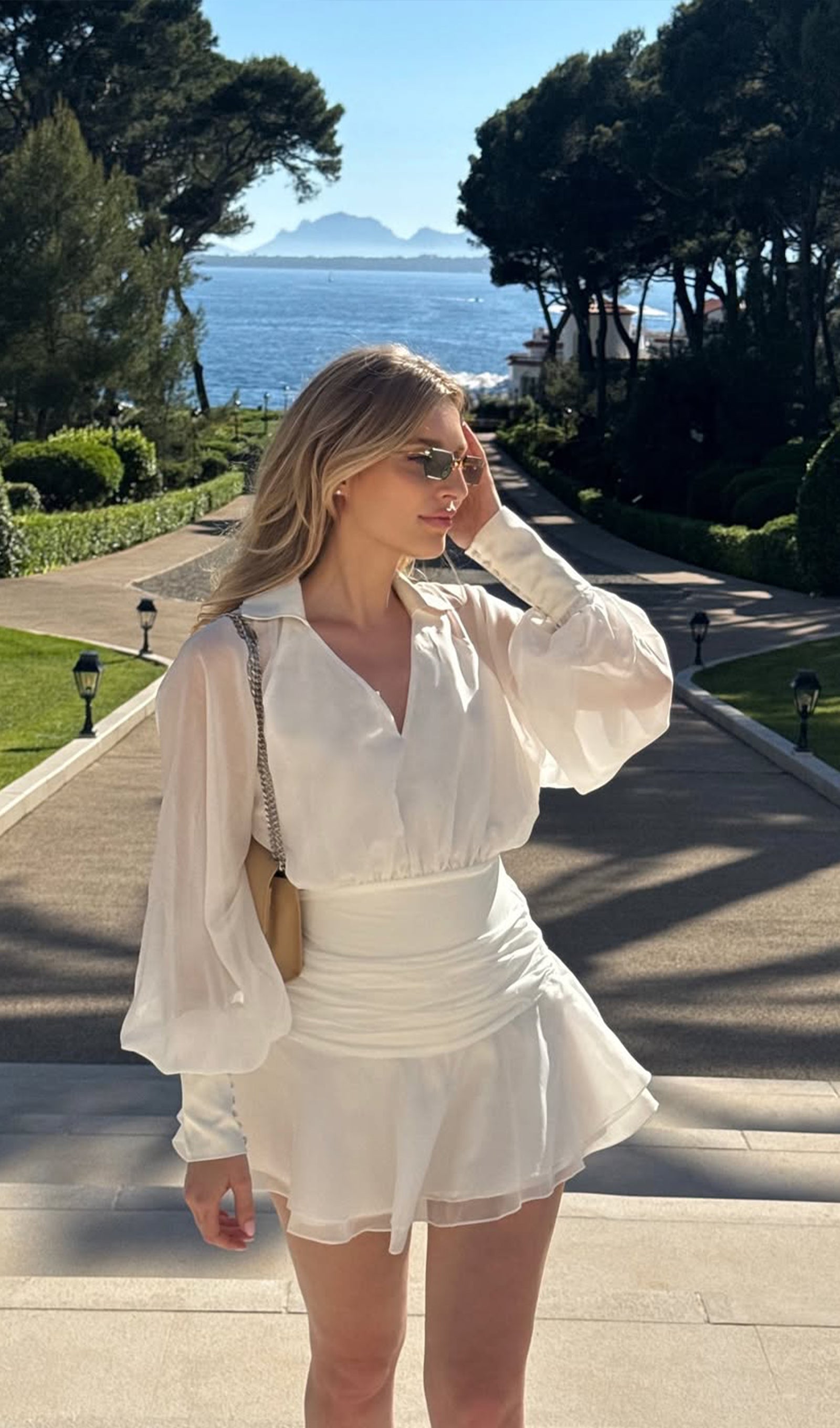 Beyaz Düz Fener Kollu Mini Elbise