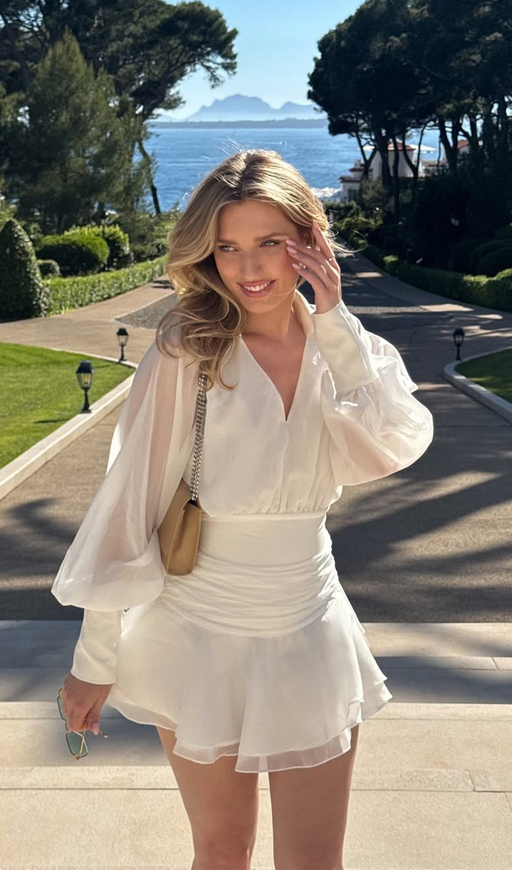 Beyaz Düz Fener Kollu Mini Elbise