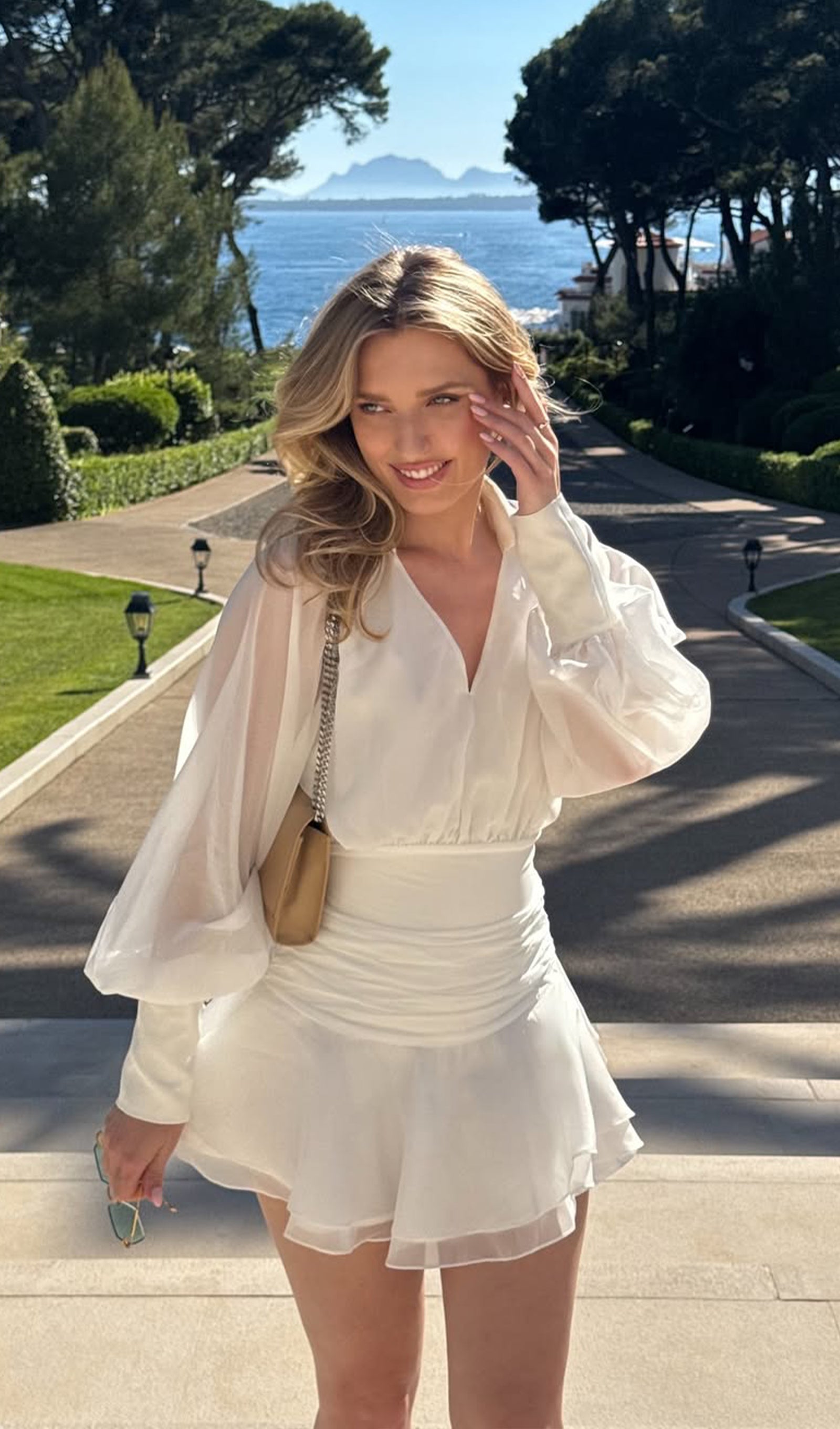 Beyaz Düz Fener Kollu Mini Elbise