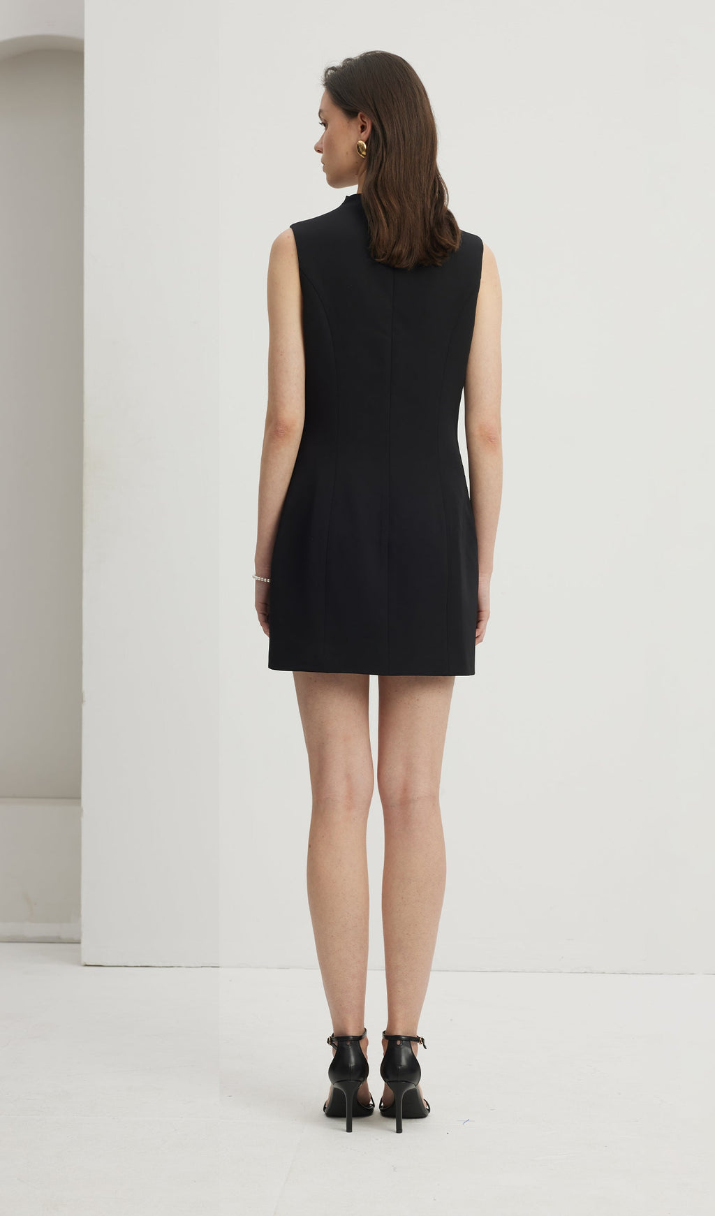 Siyah Hafif Kolsuz Mini Elbise