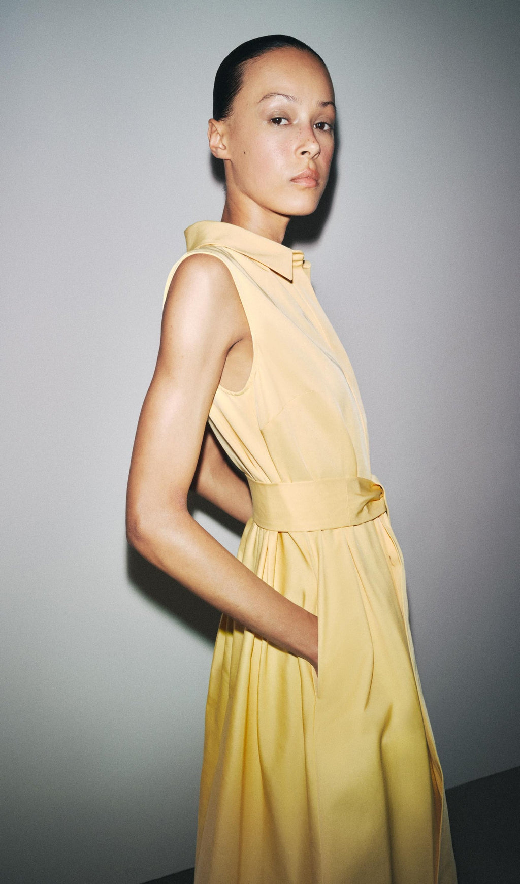 Kolsuz Kemerli Gömlek Midi Elbise