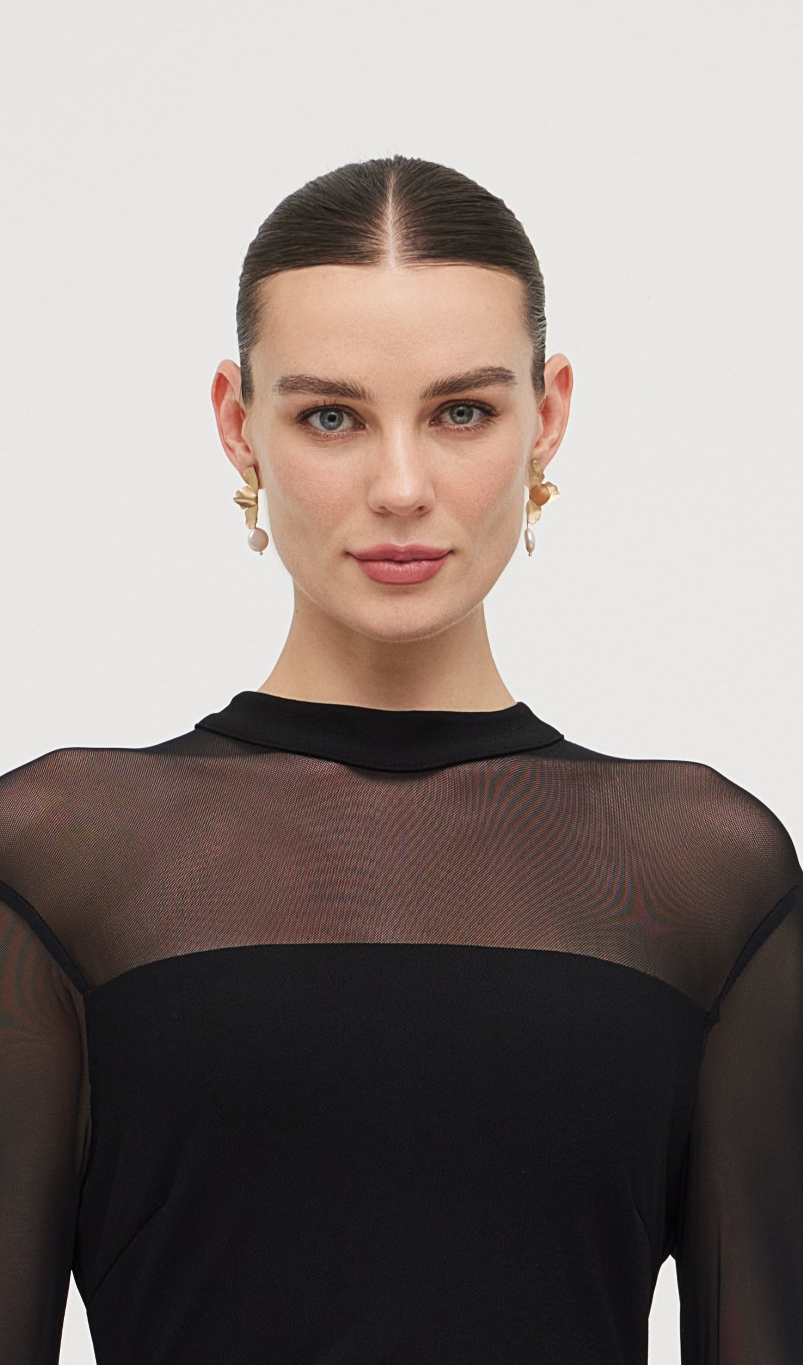 Altın Çiçek Küpeler