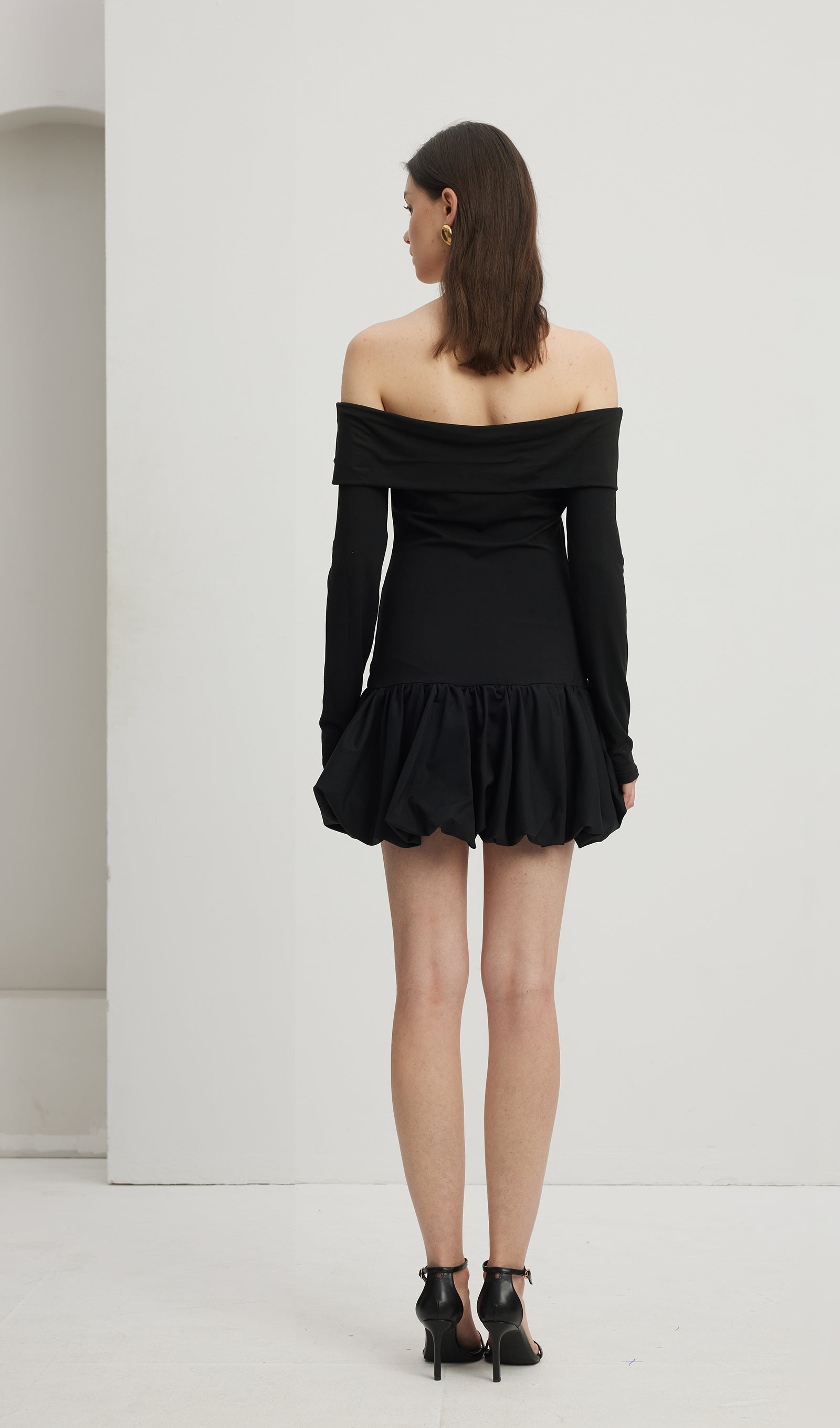 Açık Omuzlu Balon Mini Elbise-Siyah