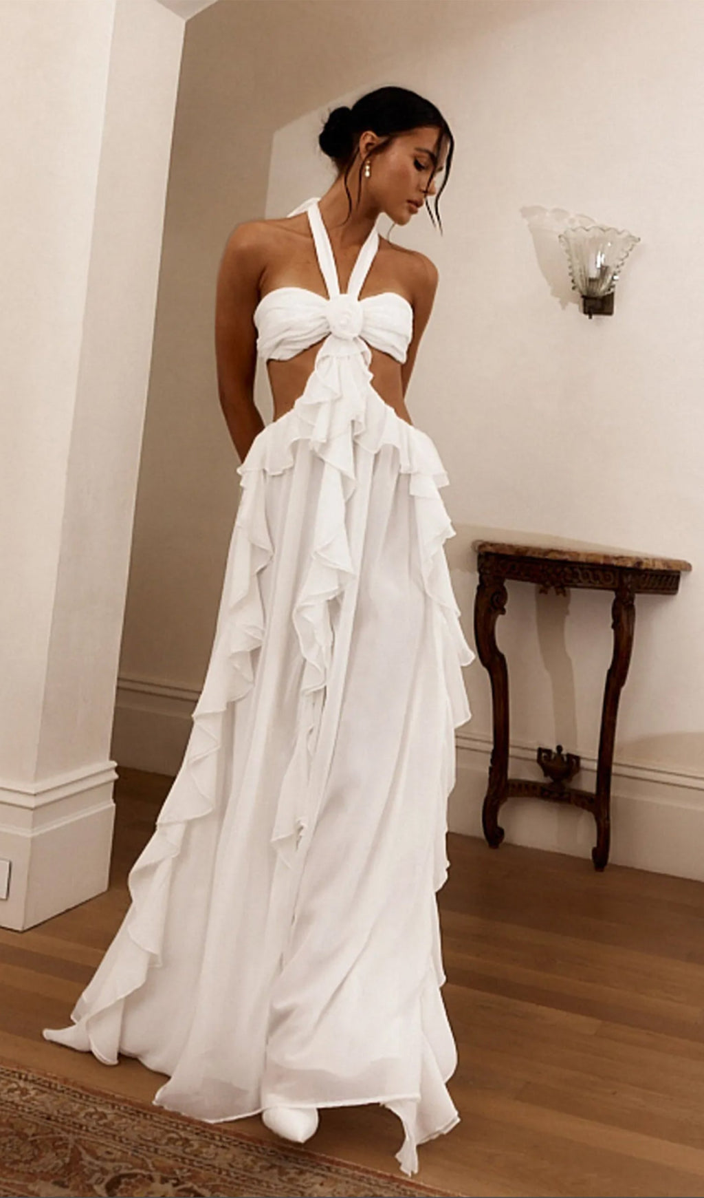 Halter Kesim Volanlı Uzun Elbise