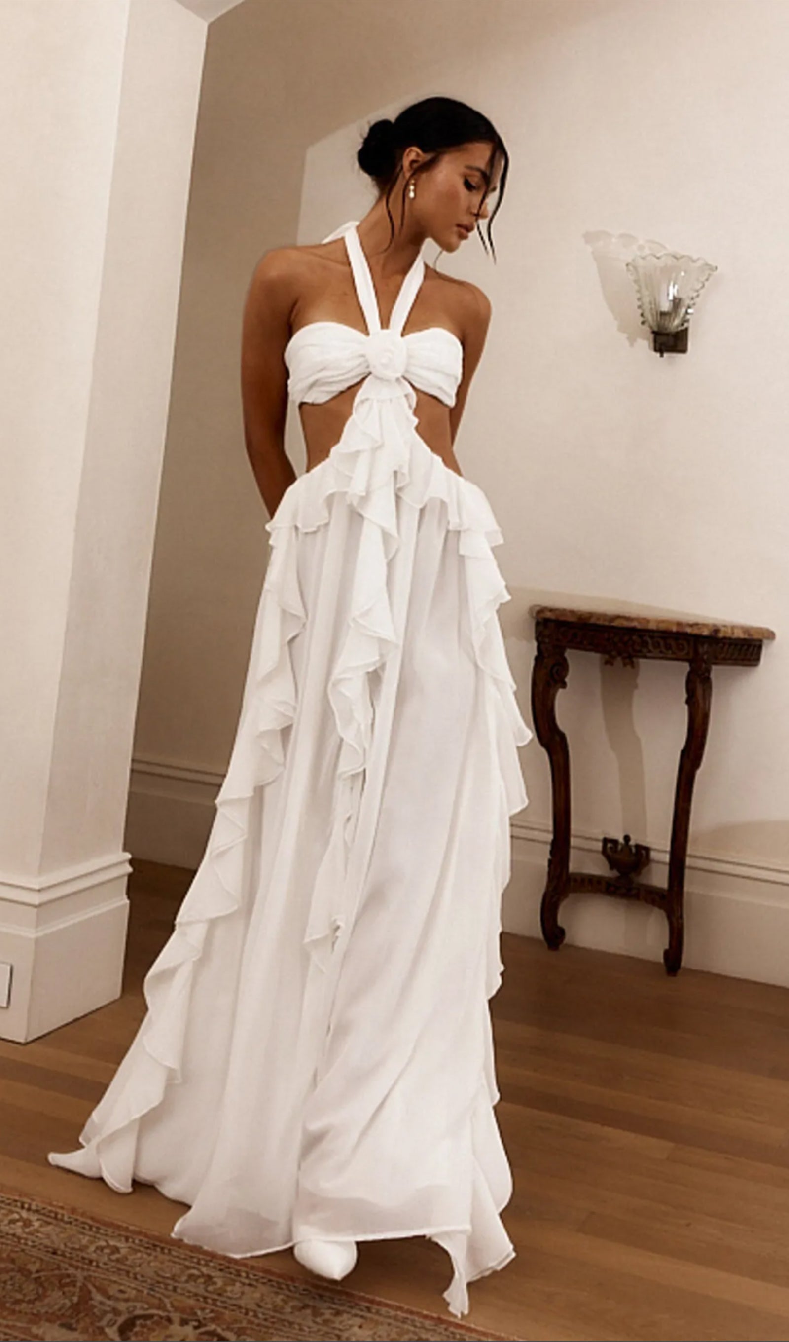 Halter Kesim Volanlı Uzun Elbise