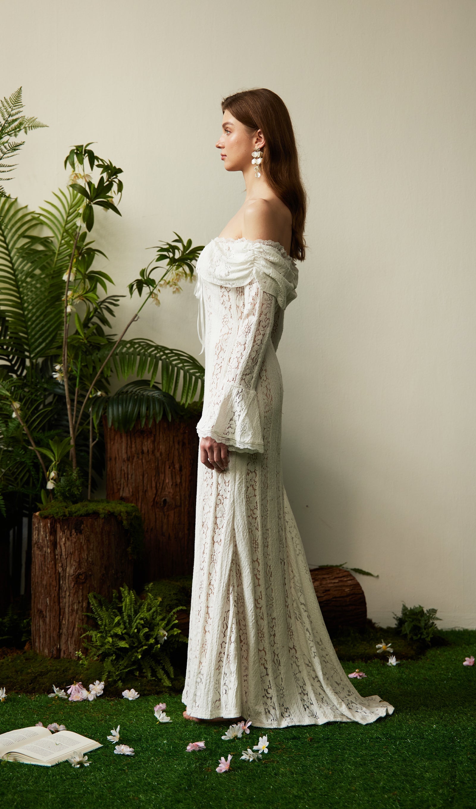 Vintage Çiçekli Dantel Omuz Açık Maksi Elbise