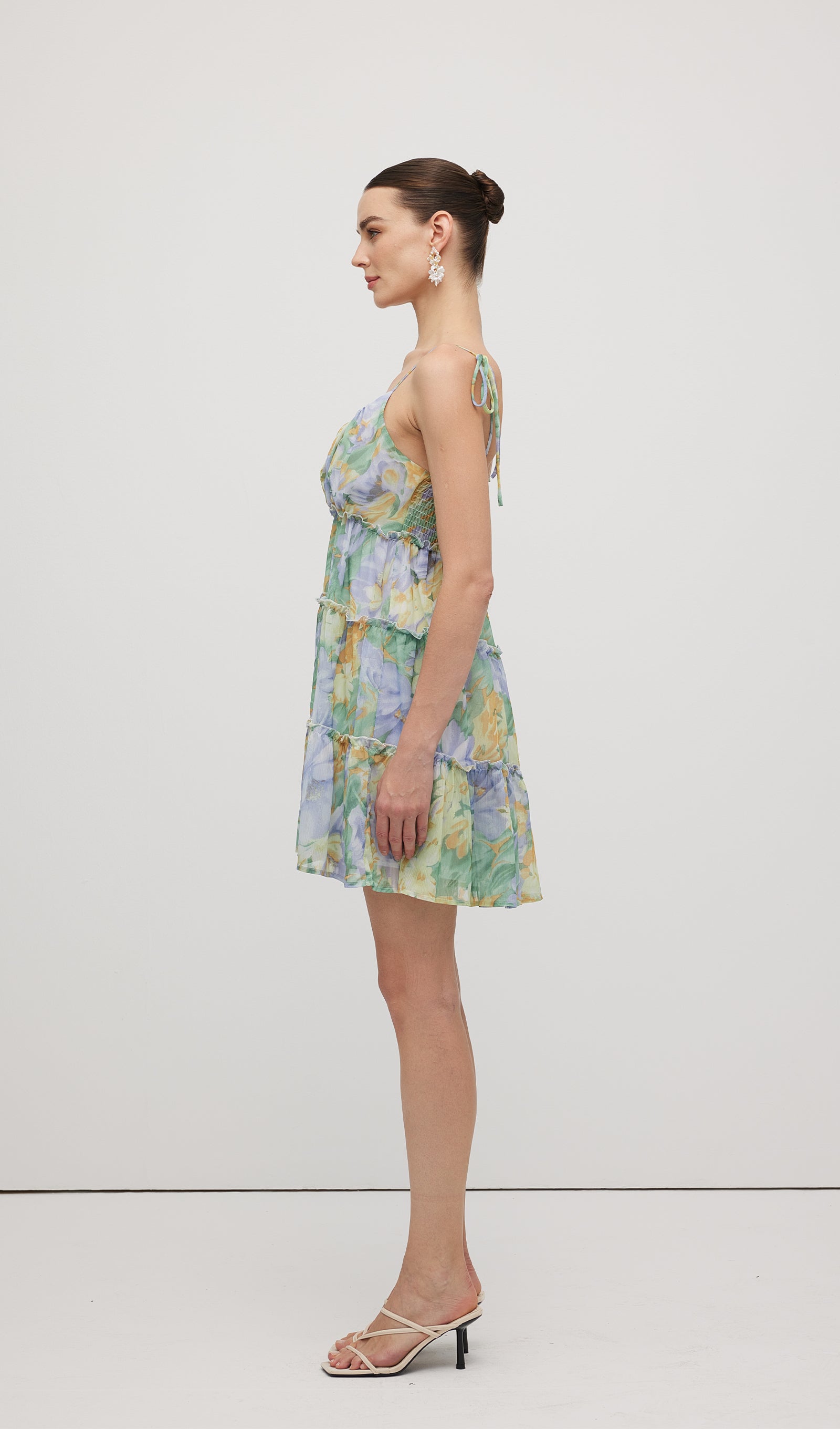 Çiçek Baskılı Fırfırlı Mini Elbise