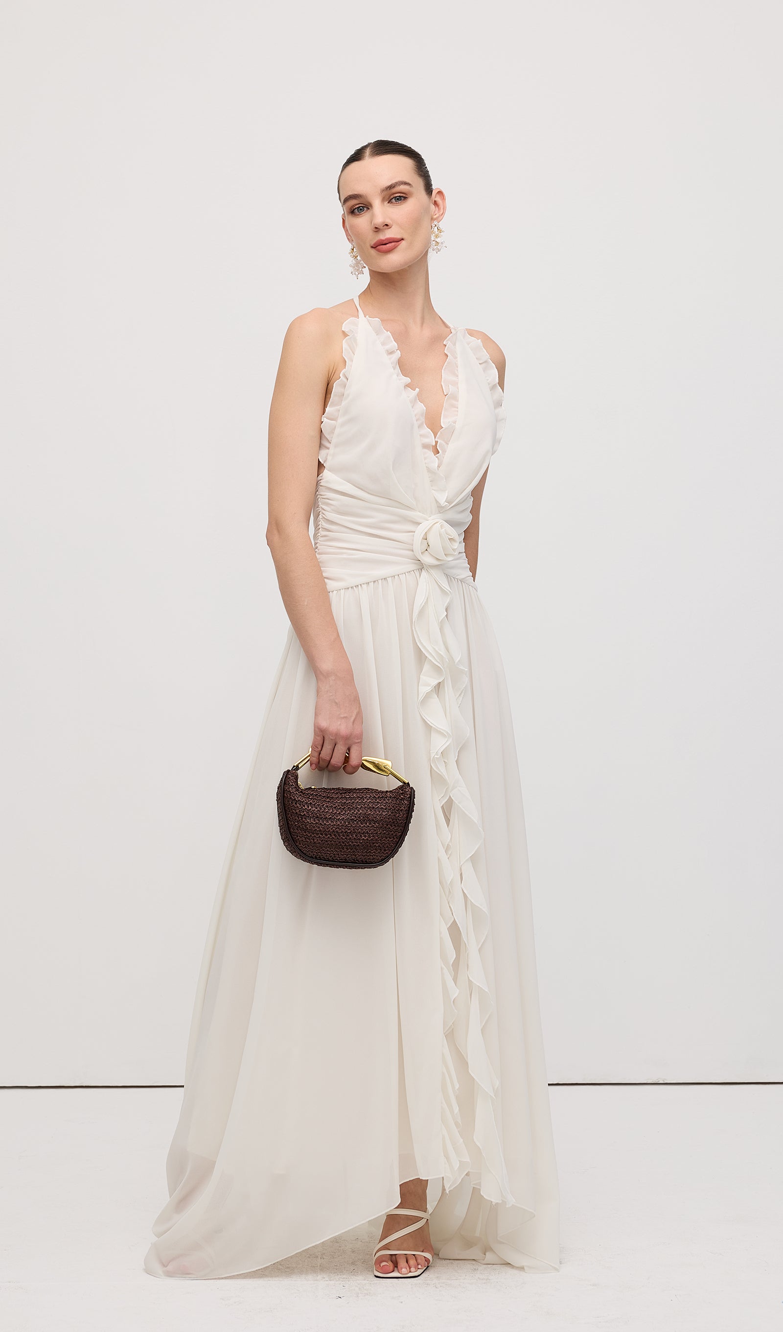 Halter Ruffles Gül Süslemeli Uzun Elbise Beyaz