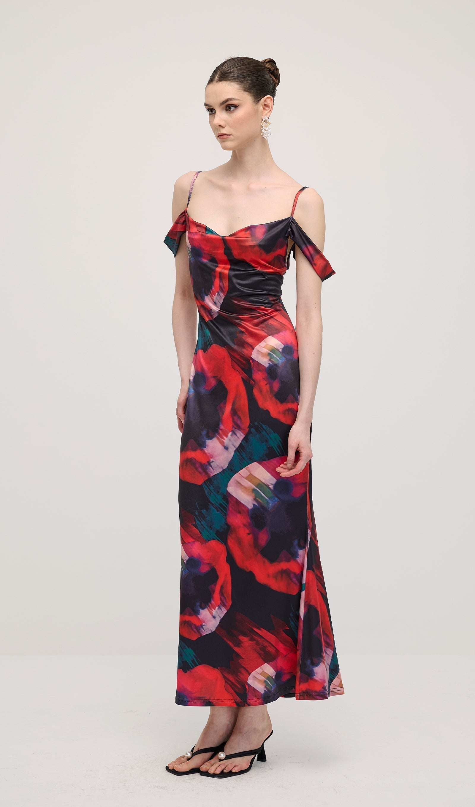 Soyut Çiçek Desenli Slip Uzun Elbise