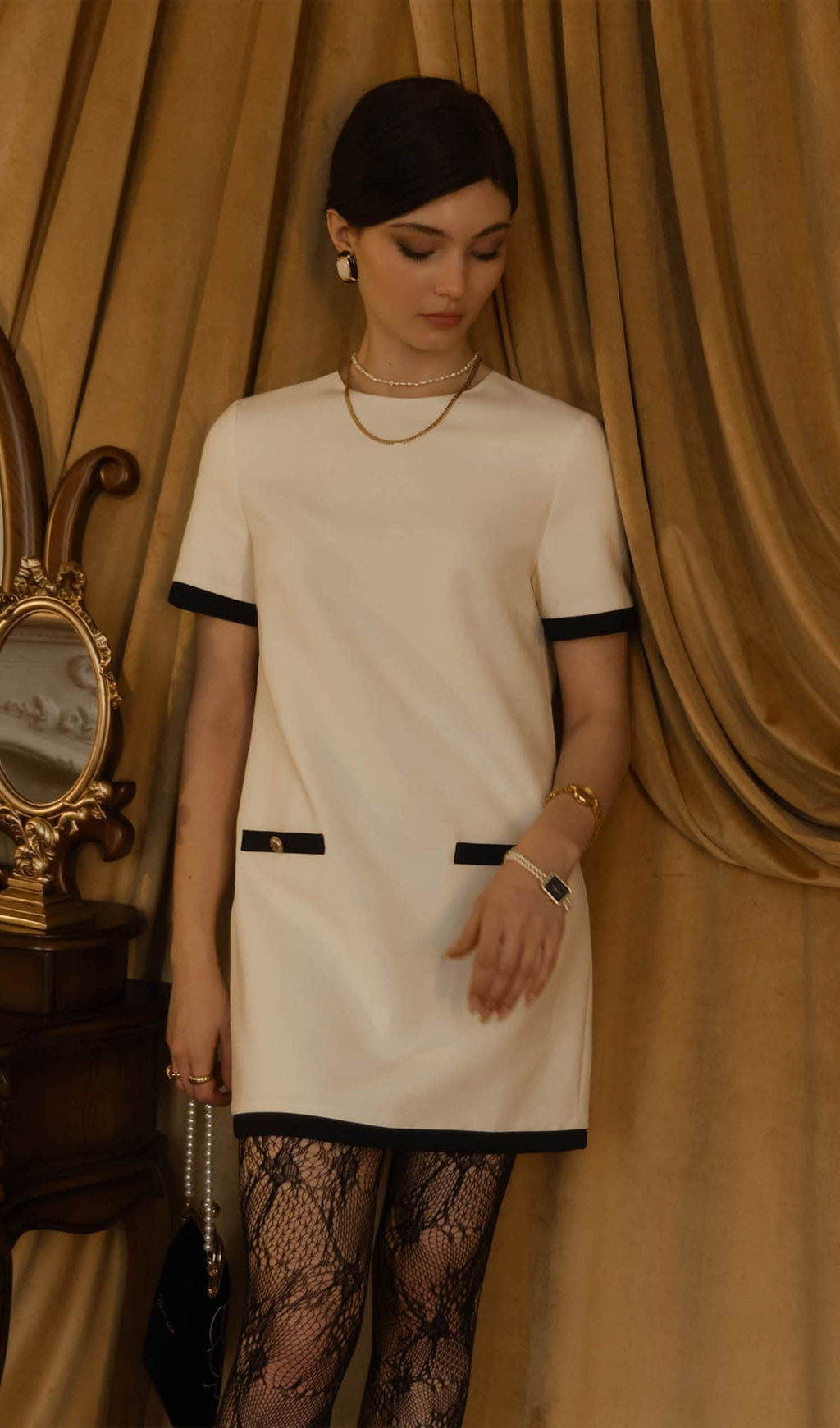 Demure A Silhouette Mini Elbise