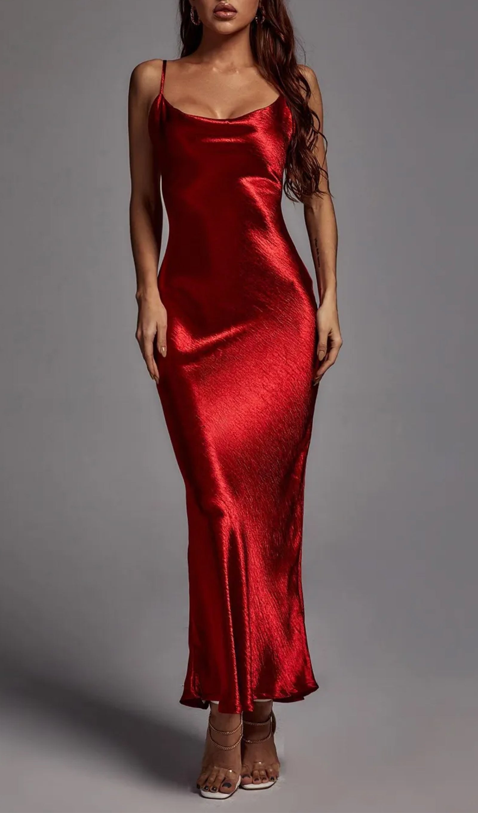 Saten Sırtı Açık Uzun Elbise