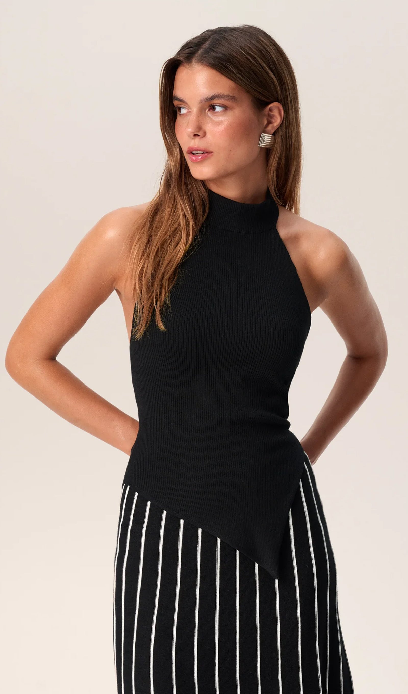 İki Parçalı Halter Yaka Midi Elbise