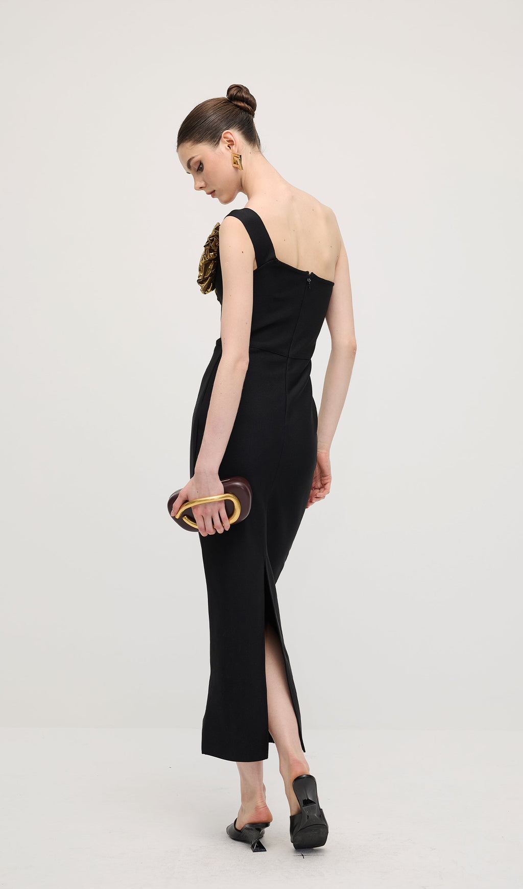 Tek Omuzlu Gül Vücuda Oturan Uzun Elbise